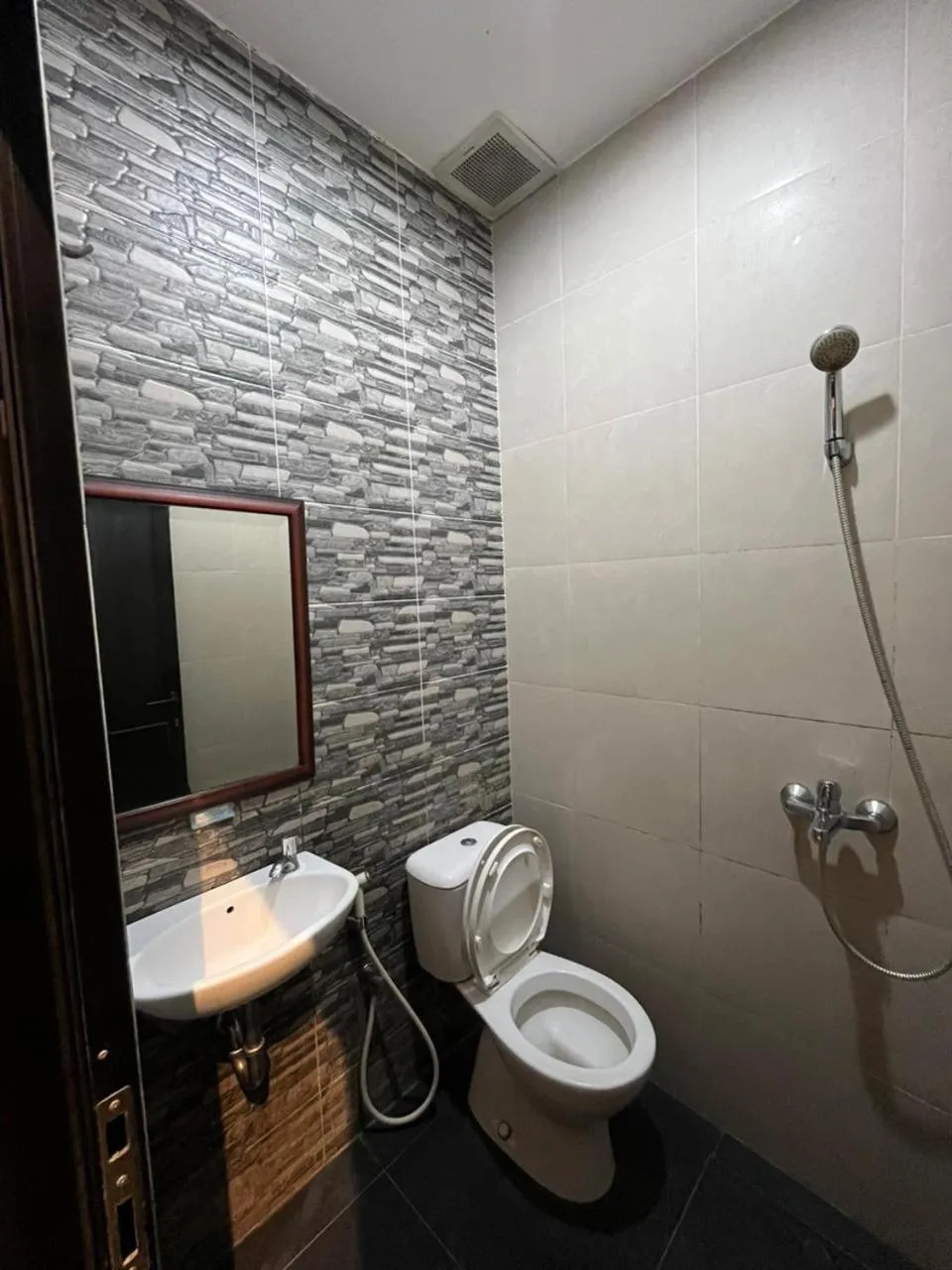 Shower in The Cabin Tanjung Yogyakarta