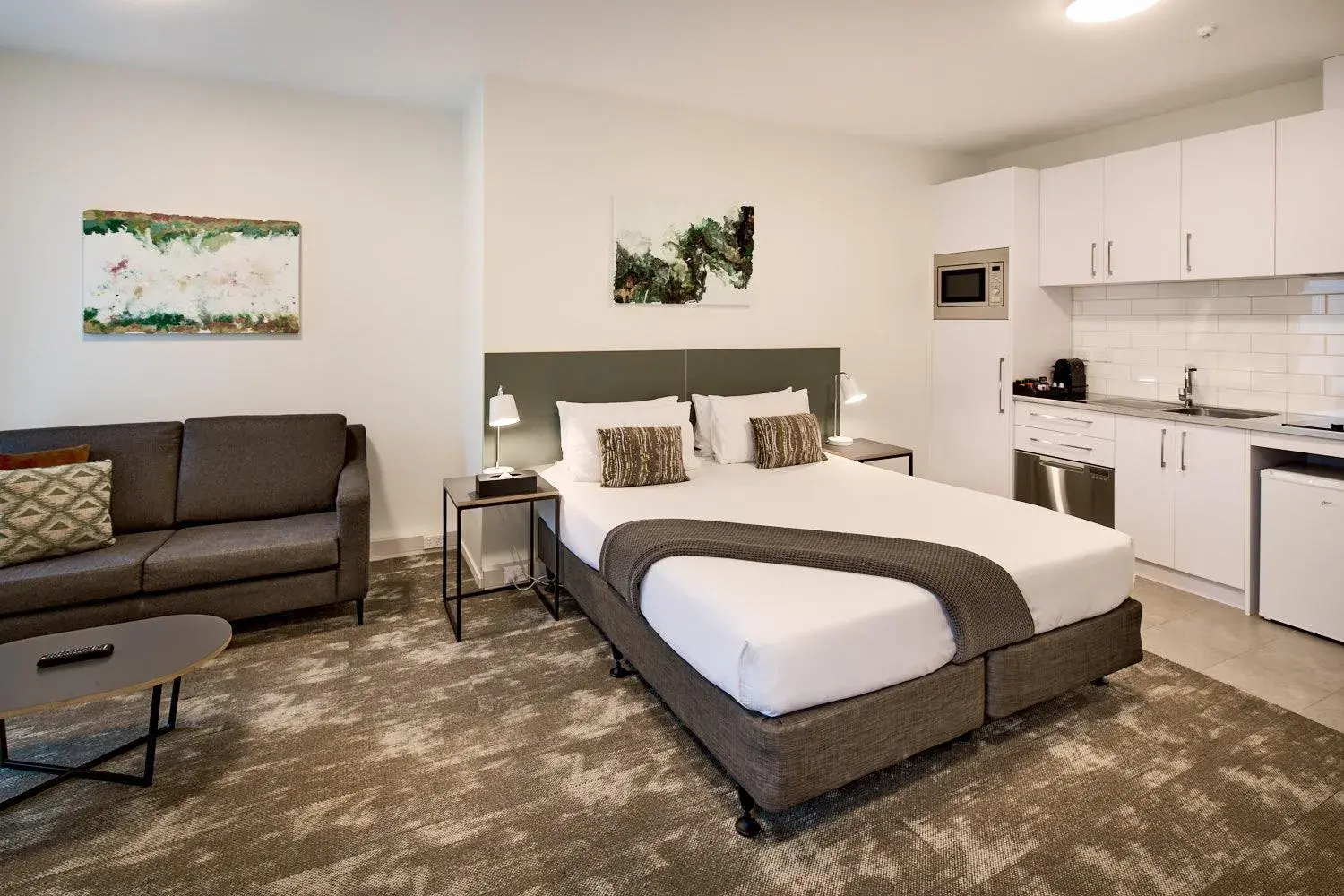 Superior King Studio in Sojourn Apartment Hotel - Riddiford Superior King Studio in Sojourn Apartment Hotel - Riddiford