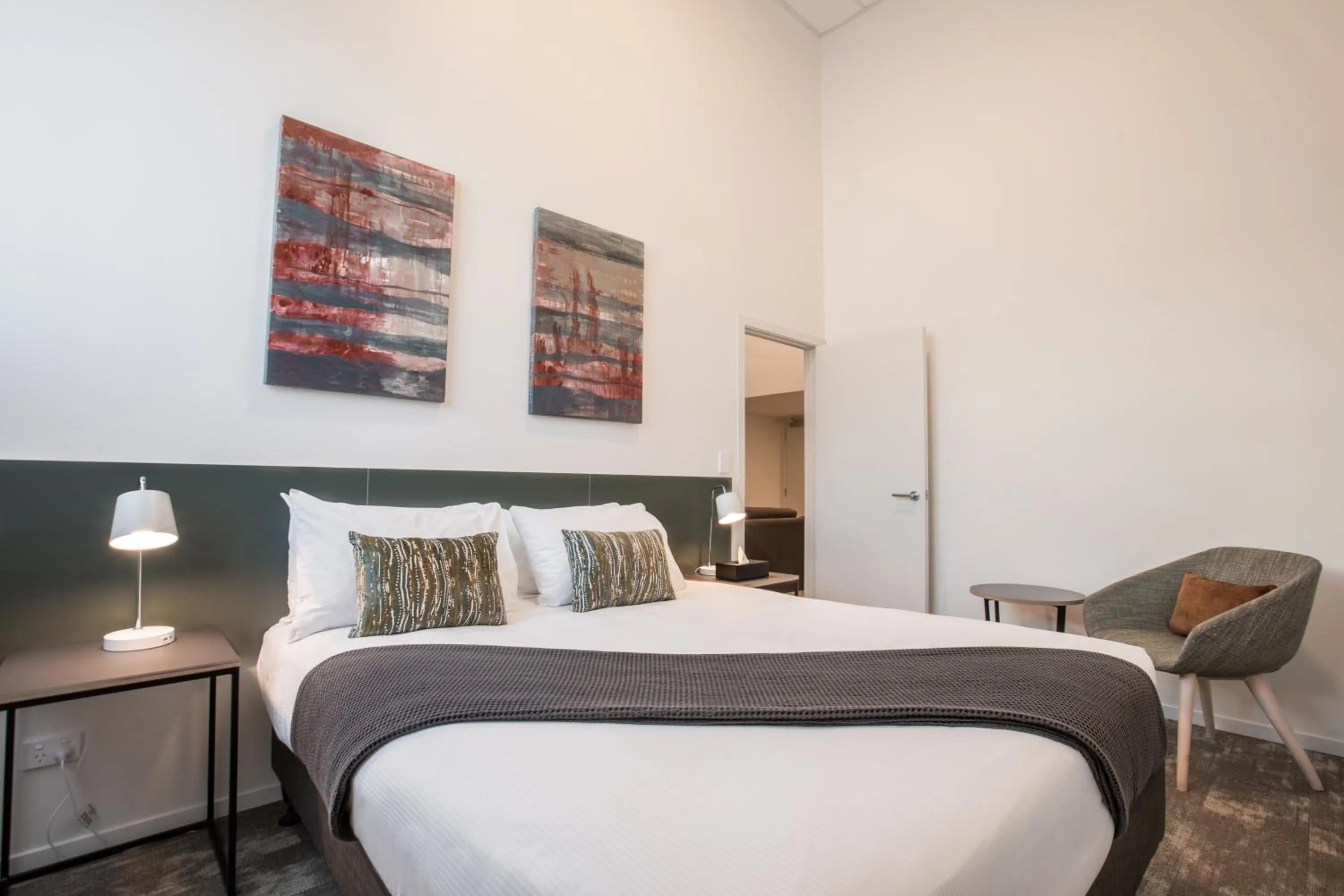 Bed in Sojourn Apartment Hotel - Riddiford