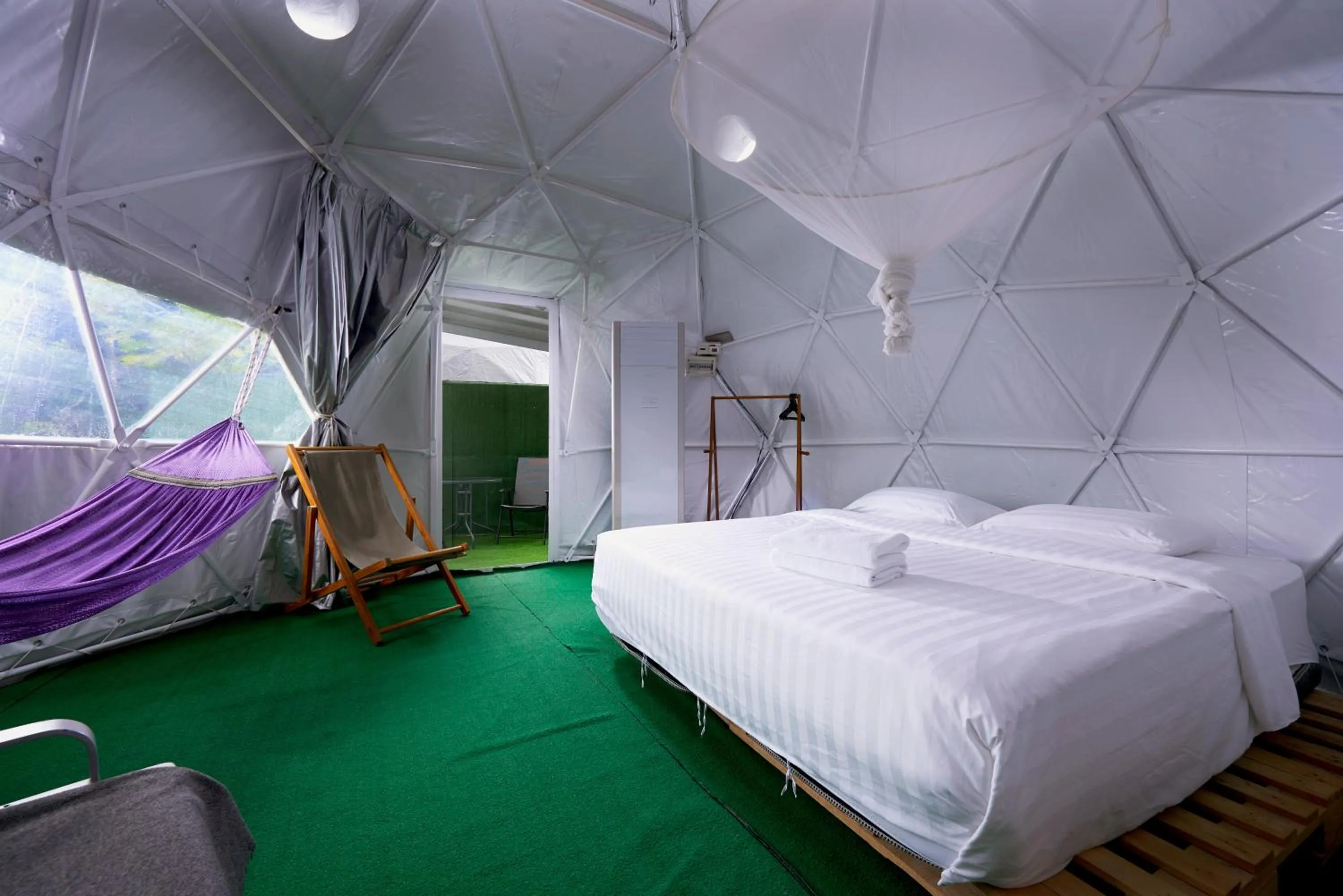 Bedroom, Bed in Glamz at Genting