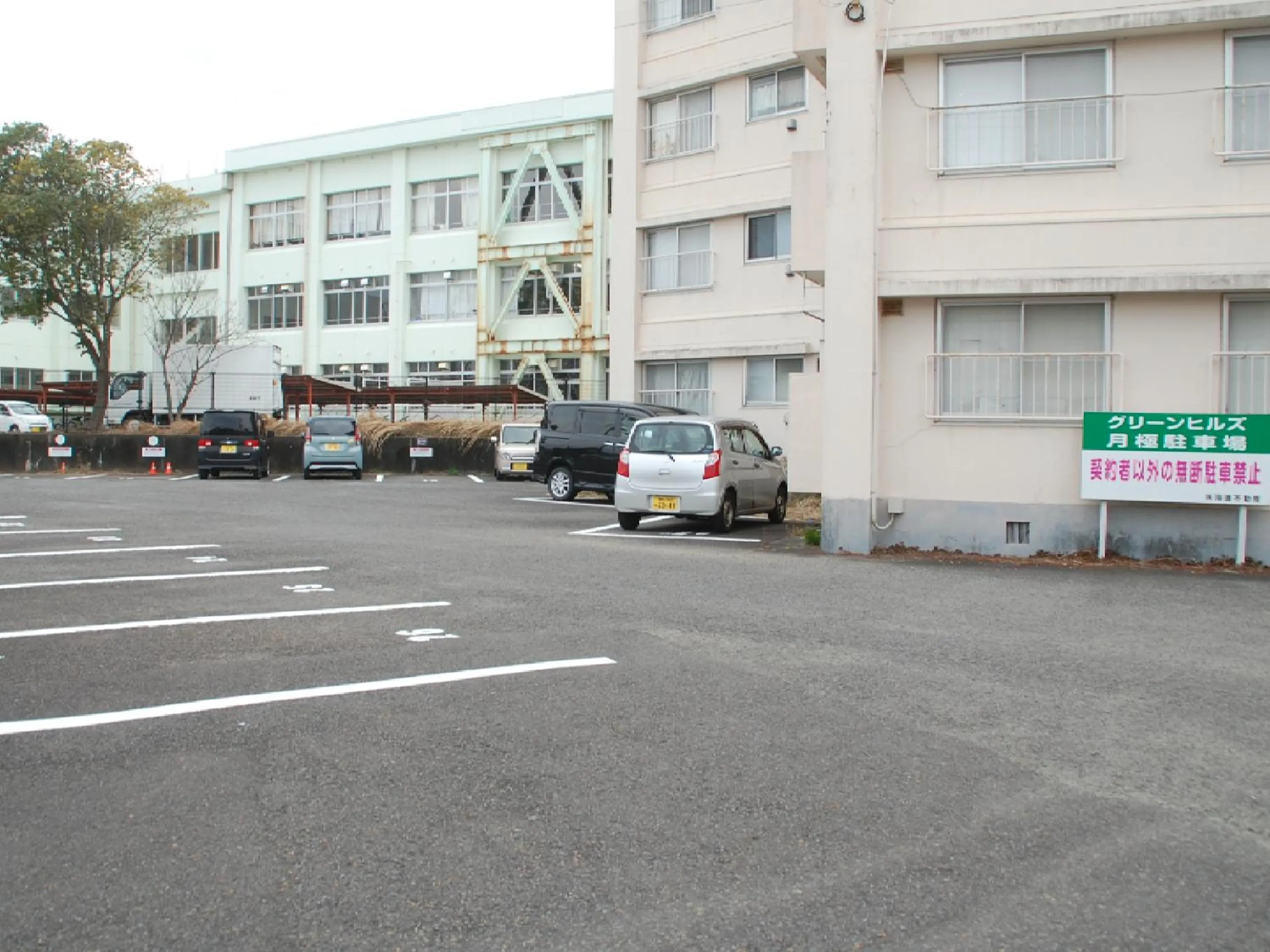 Parking in Kokoyui Guesthouse Shingu