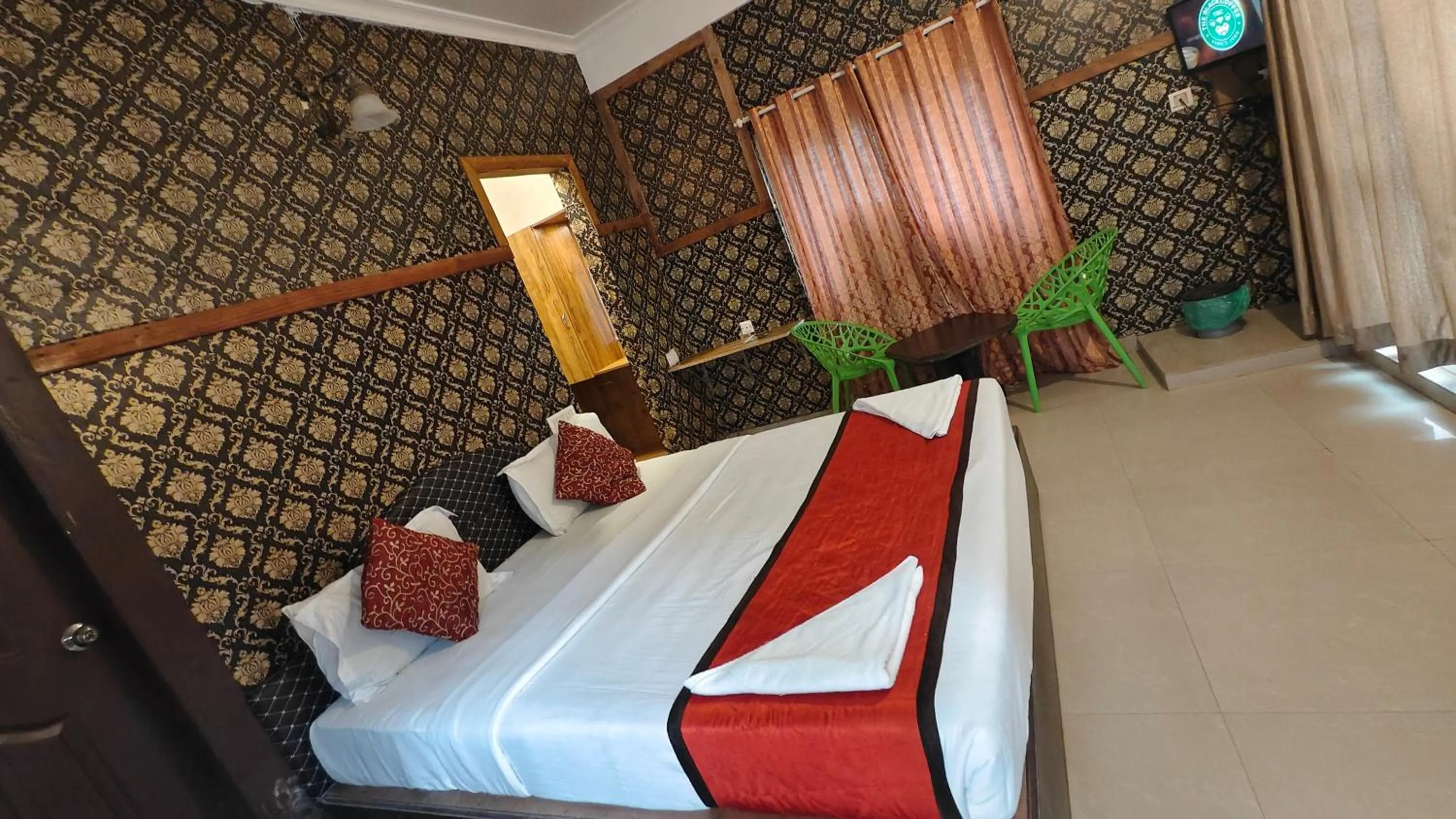 Bed in Green Trees Munnar