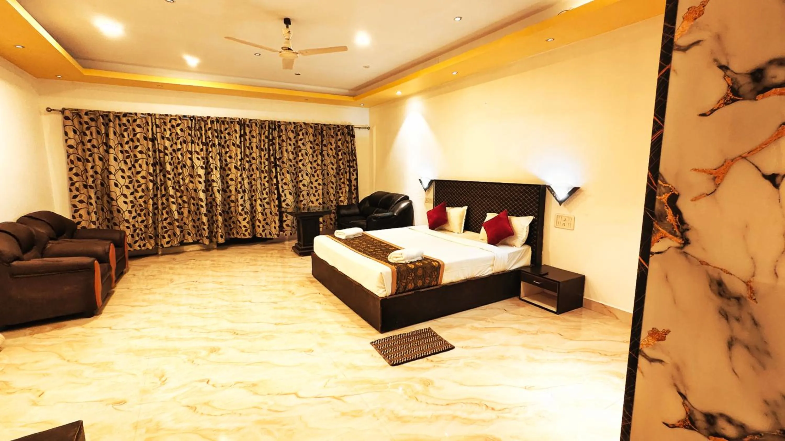 Bed in Green Trees Munnar