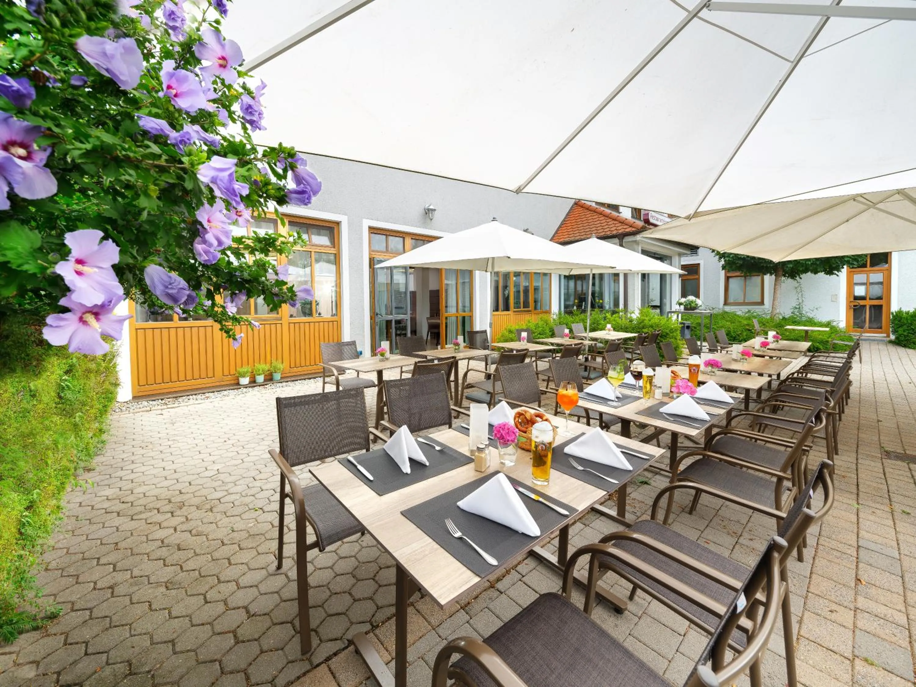 Patio in Posthotel Walhalla Regensburg Ost