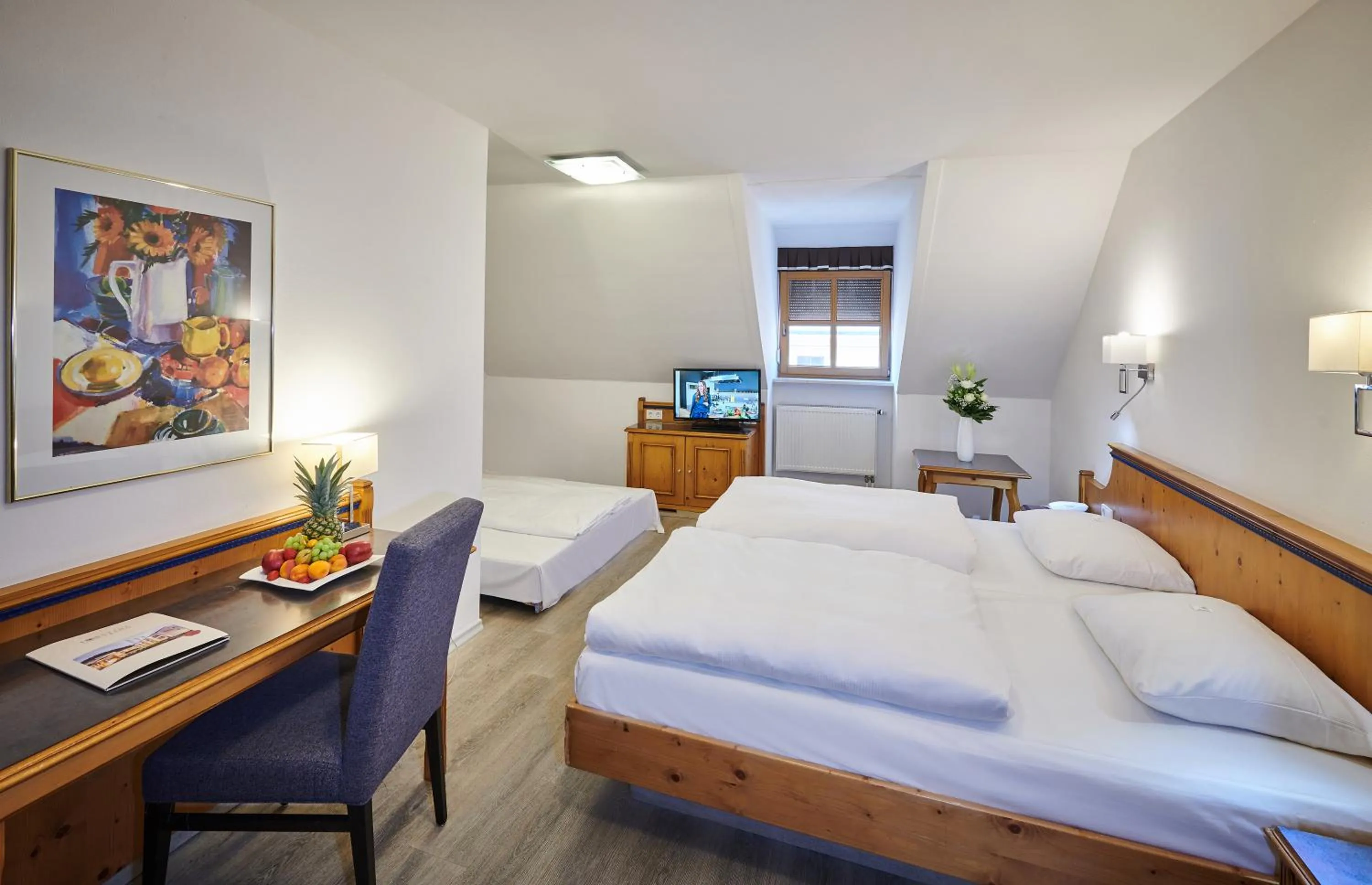 Photo of the whole room, Bed in Posthotel Walhalla Regensburg Ost