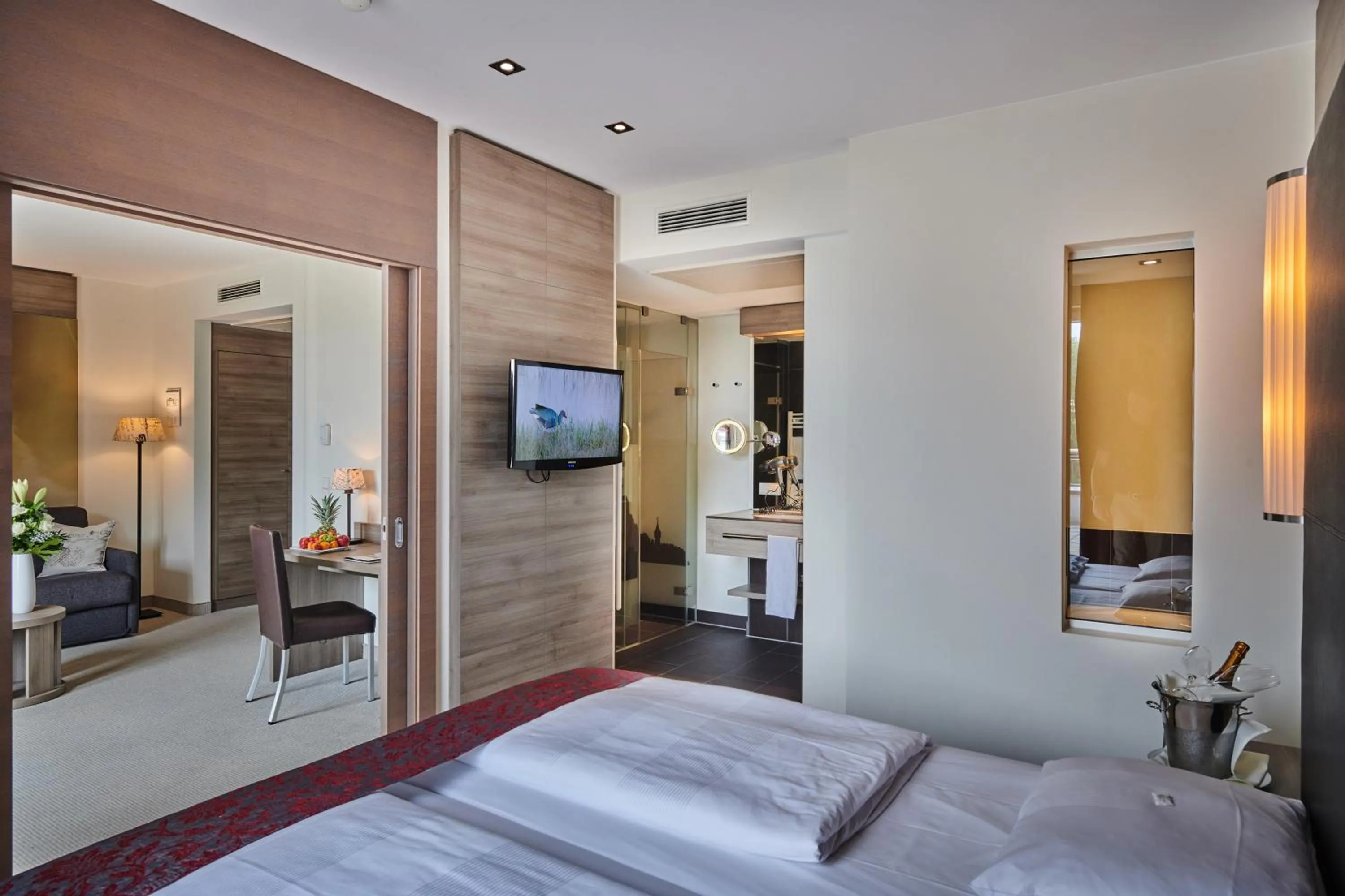 Photo of the whole room, Bed in Posthotel Walhalla Regensburg Ost