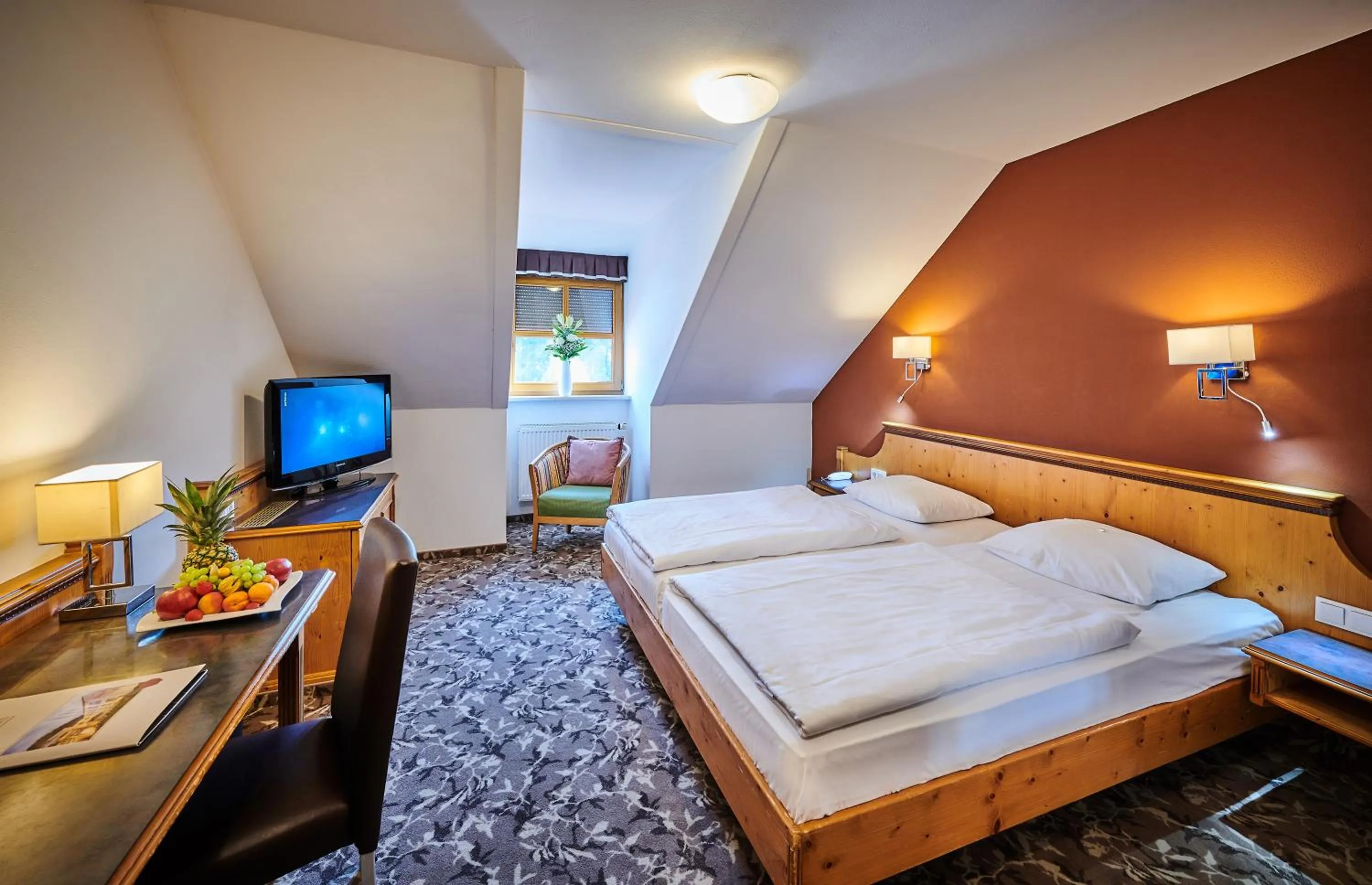 Photo of the whole room, Bed in Posthotel Walhalla Regensburg Ost