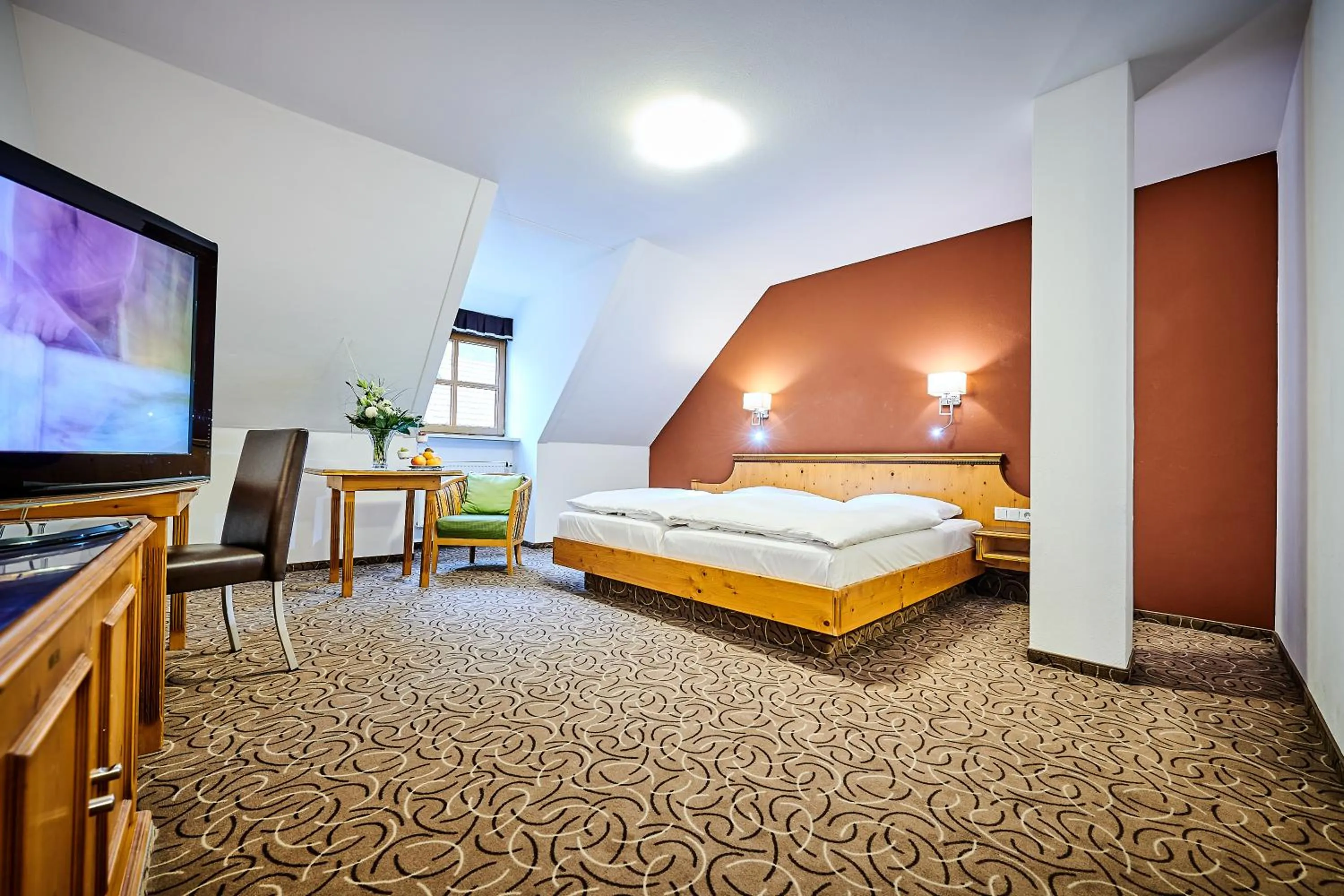 Photo of the whole room, Bed in Posthotel Walhalla Regensburg Ost