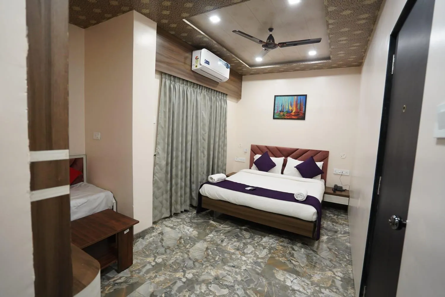 View (from property/room), Bed in Igatpuri Hills Retreat