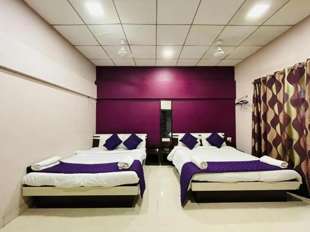 Bed in Igatpuri Hills Retreat