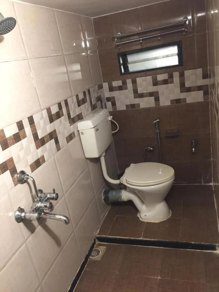 Toilet in Igatpuri Hills Retreat