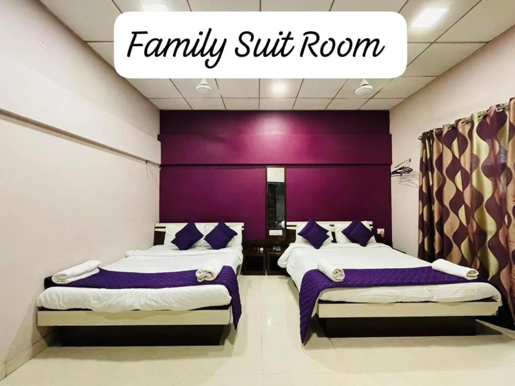 Bed in Igatpuri Hills Retreat