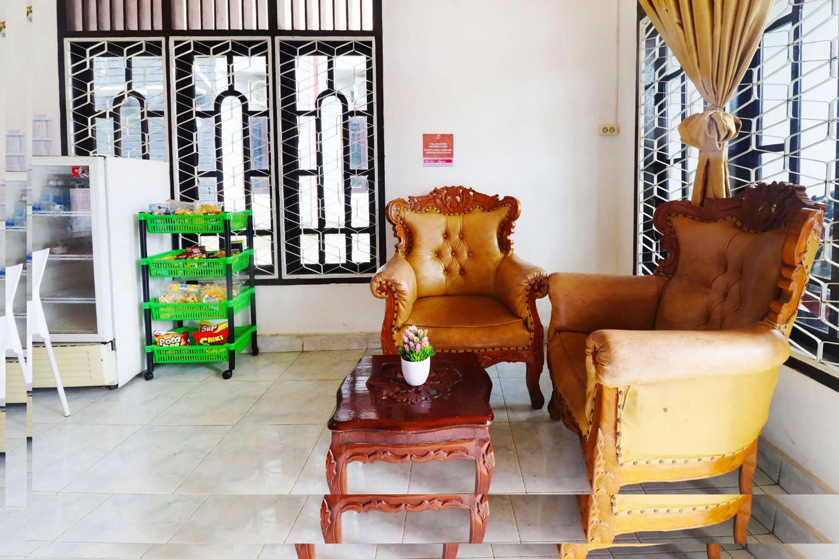 Lobby or reception in OYO 91607 Steze Guest House Syariah