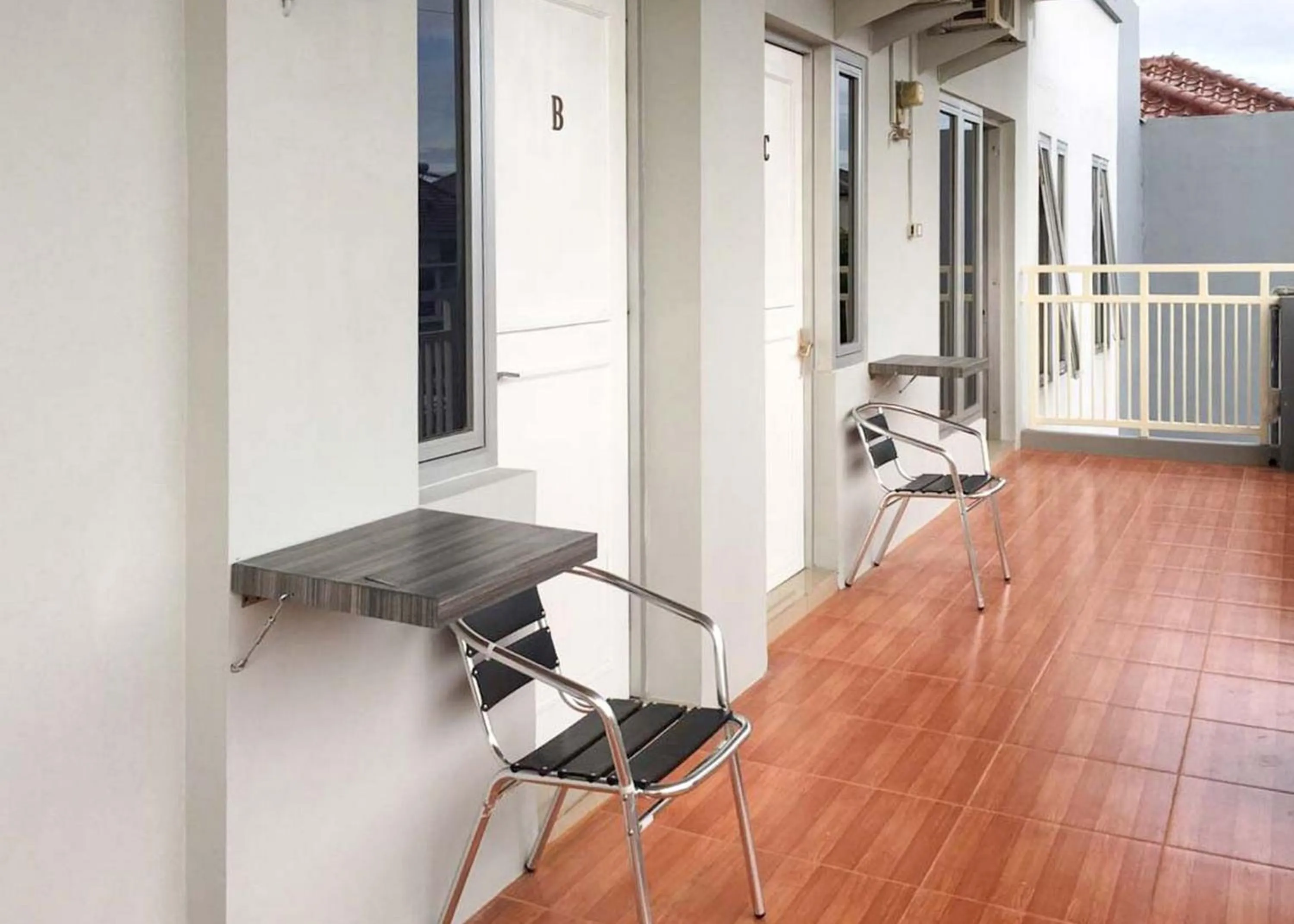 Facade/entrance in RedDoorz @ Citraland Surabaya