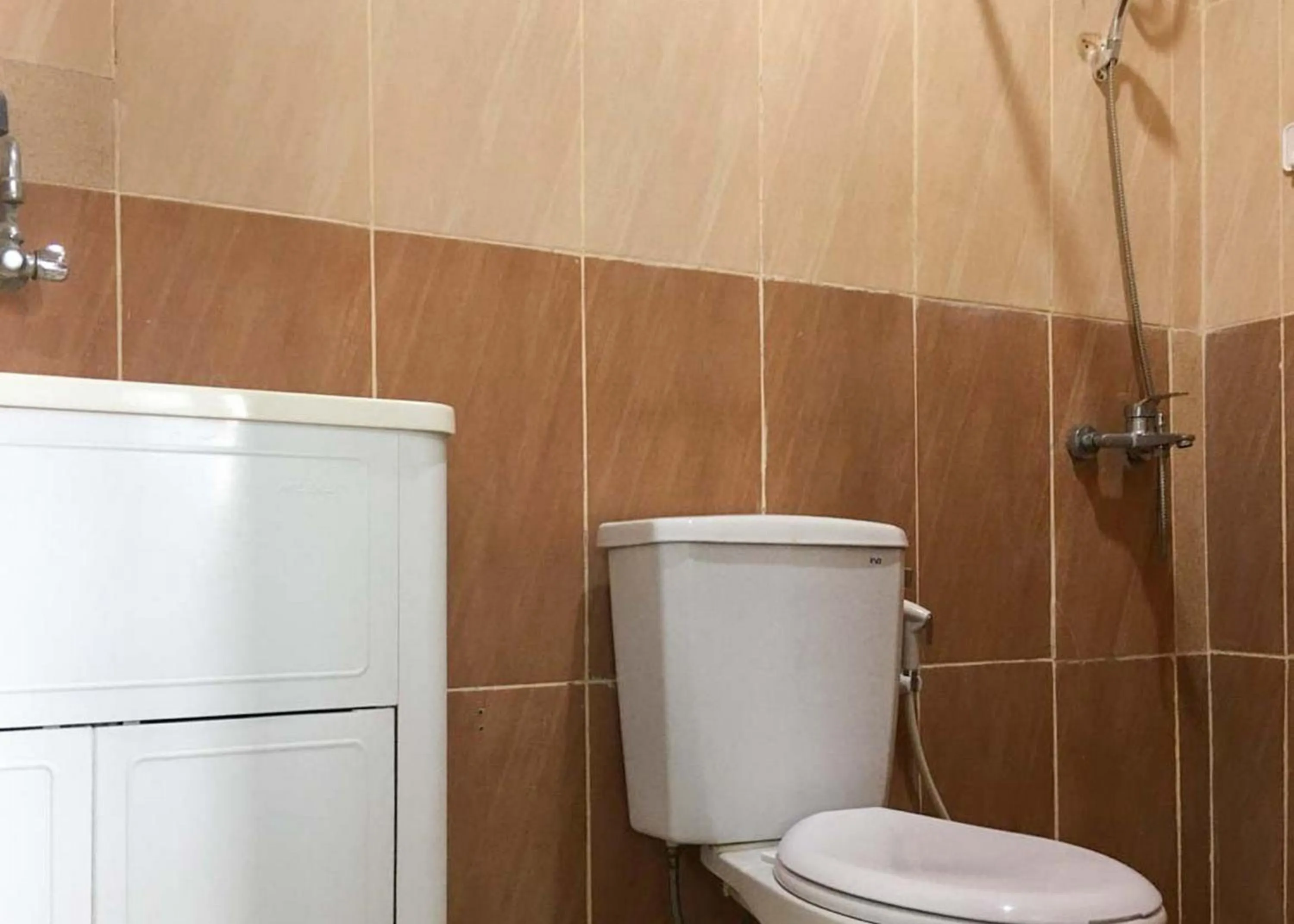 Bathroom in RedDoorz @ Citraland Surabaya