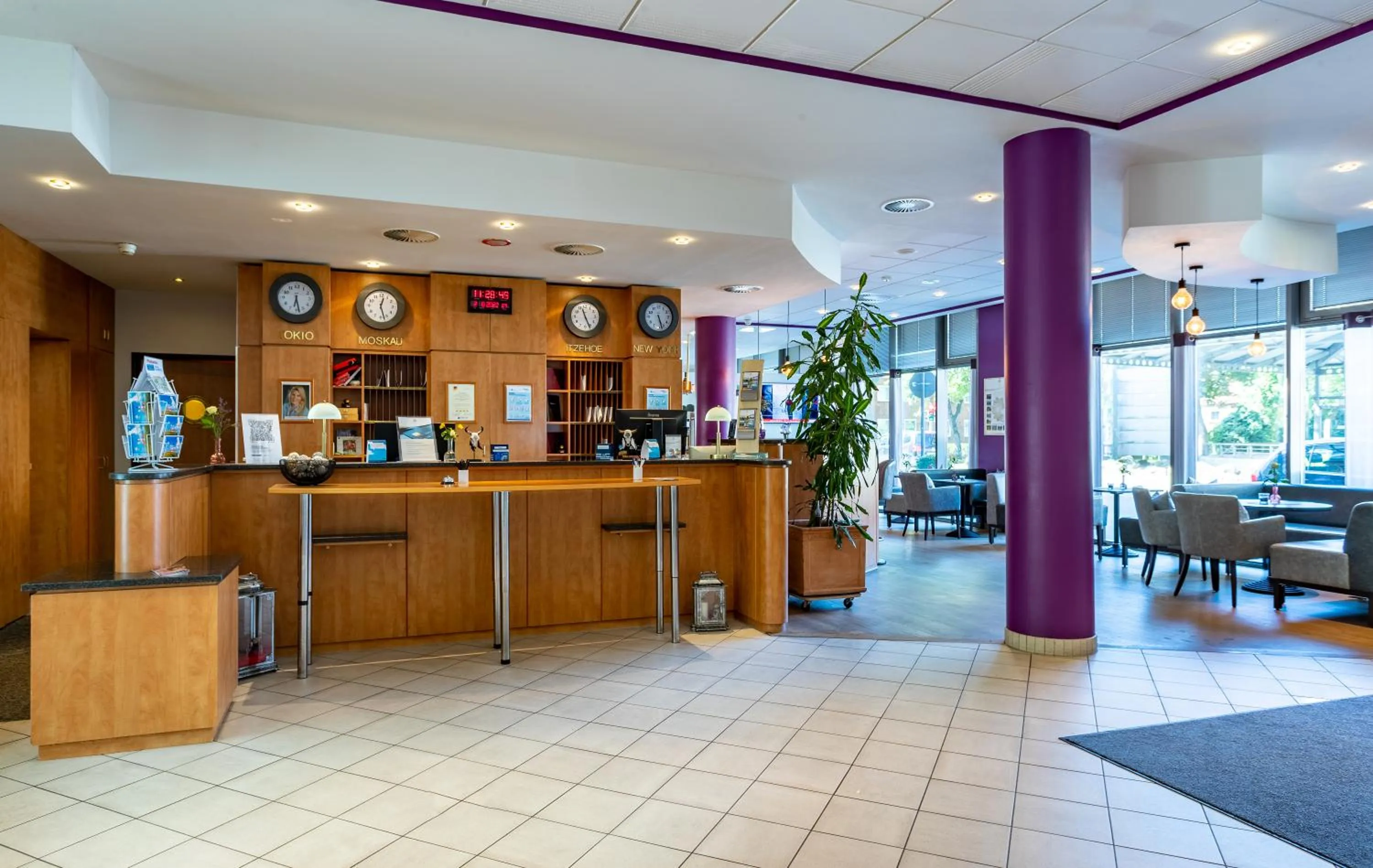 Lobby or reception in Hotel Mercator Itzehoe-Klosterforst