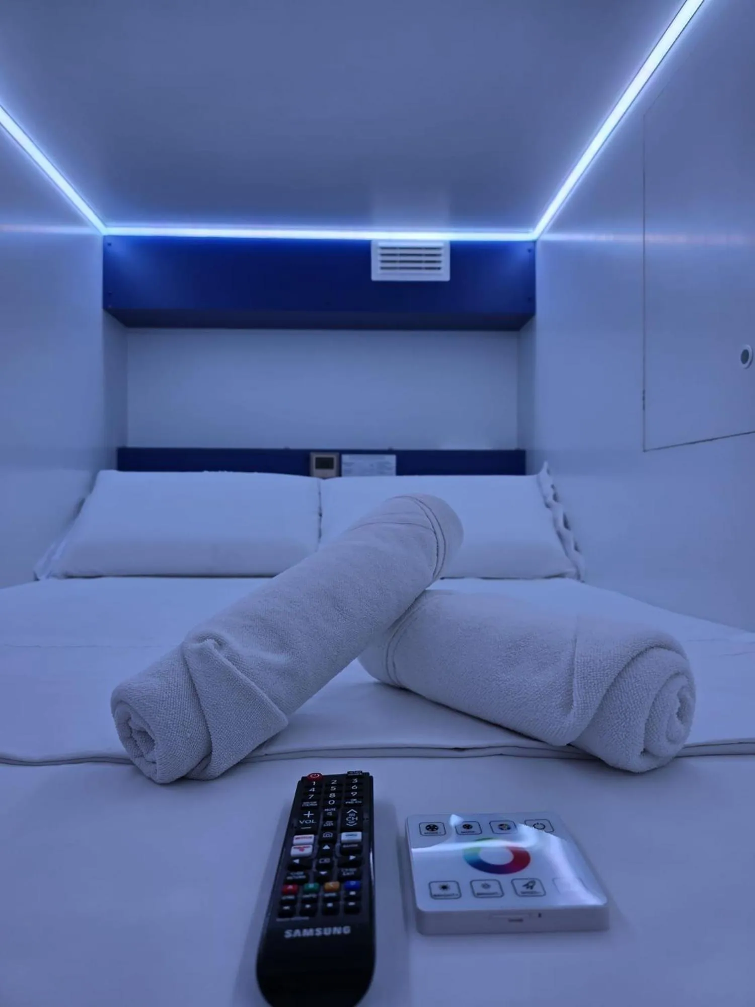 Bed in Modular Rooms