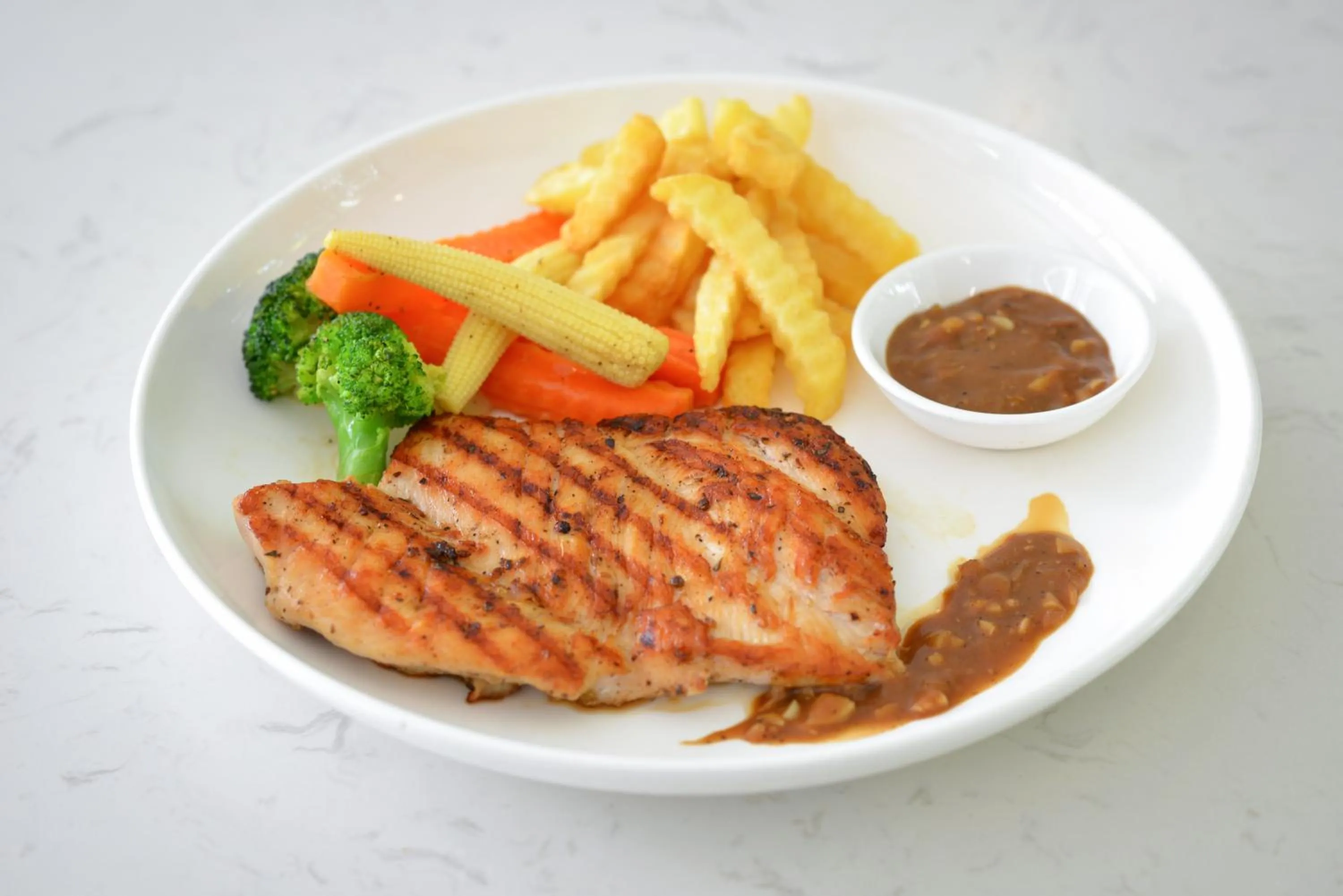 Food in Gate43 Airport Hotel