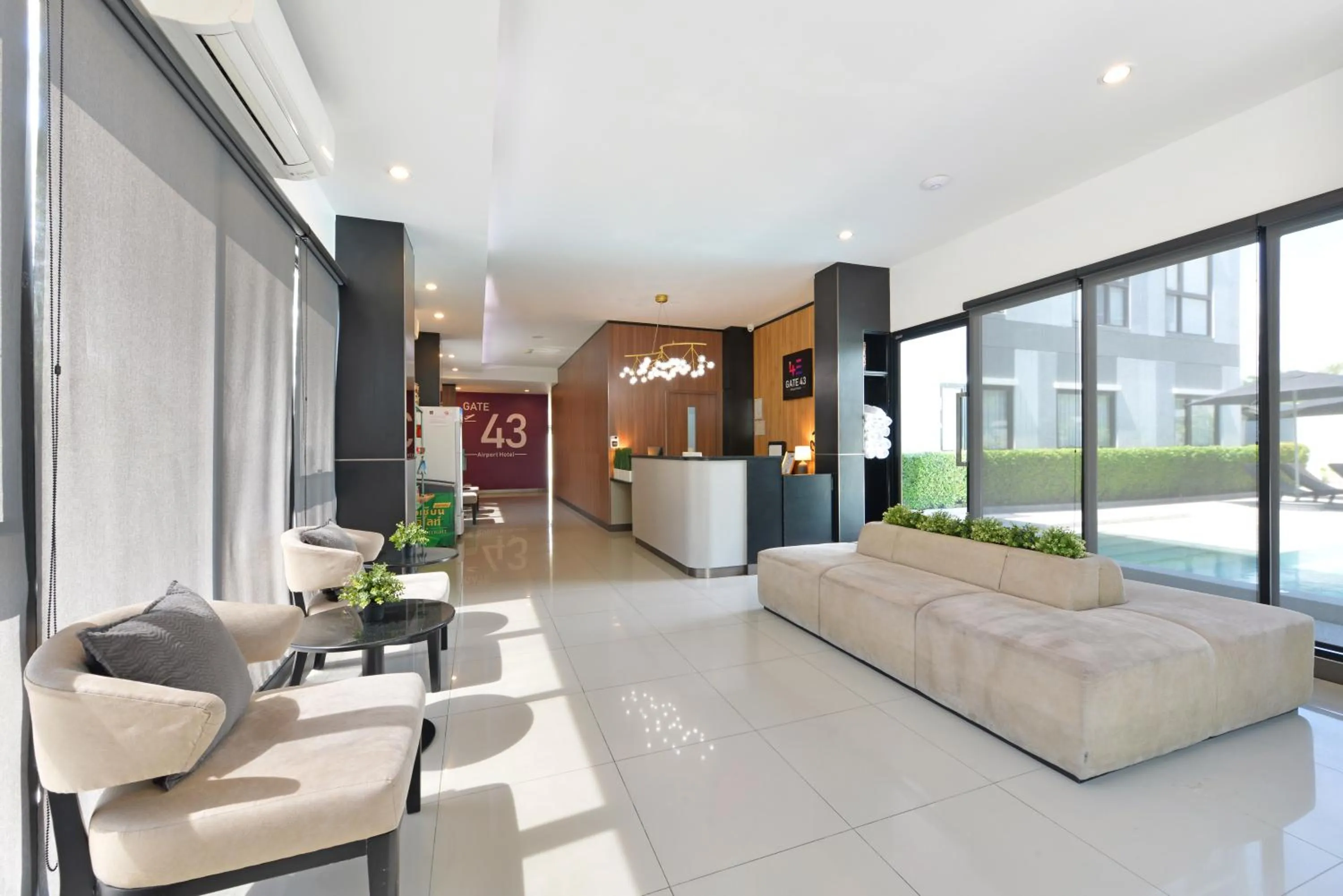 Lobby or reception in Gate43 Airport Hotel