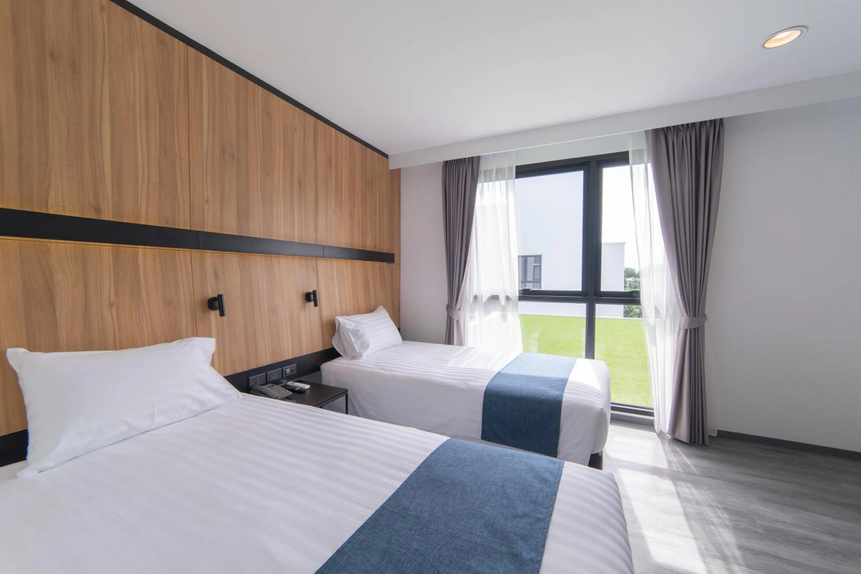 Photo of the whole room, Bed in Gate43 Airport Hotel