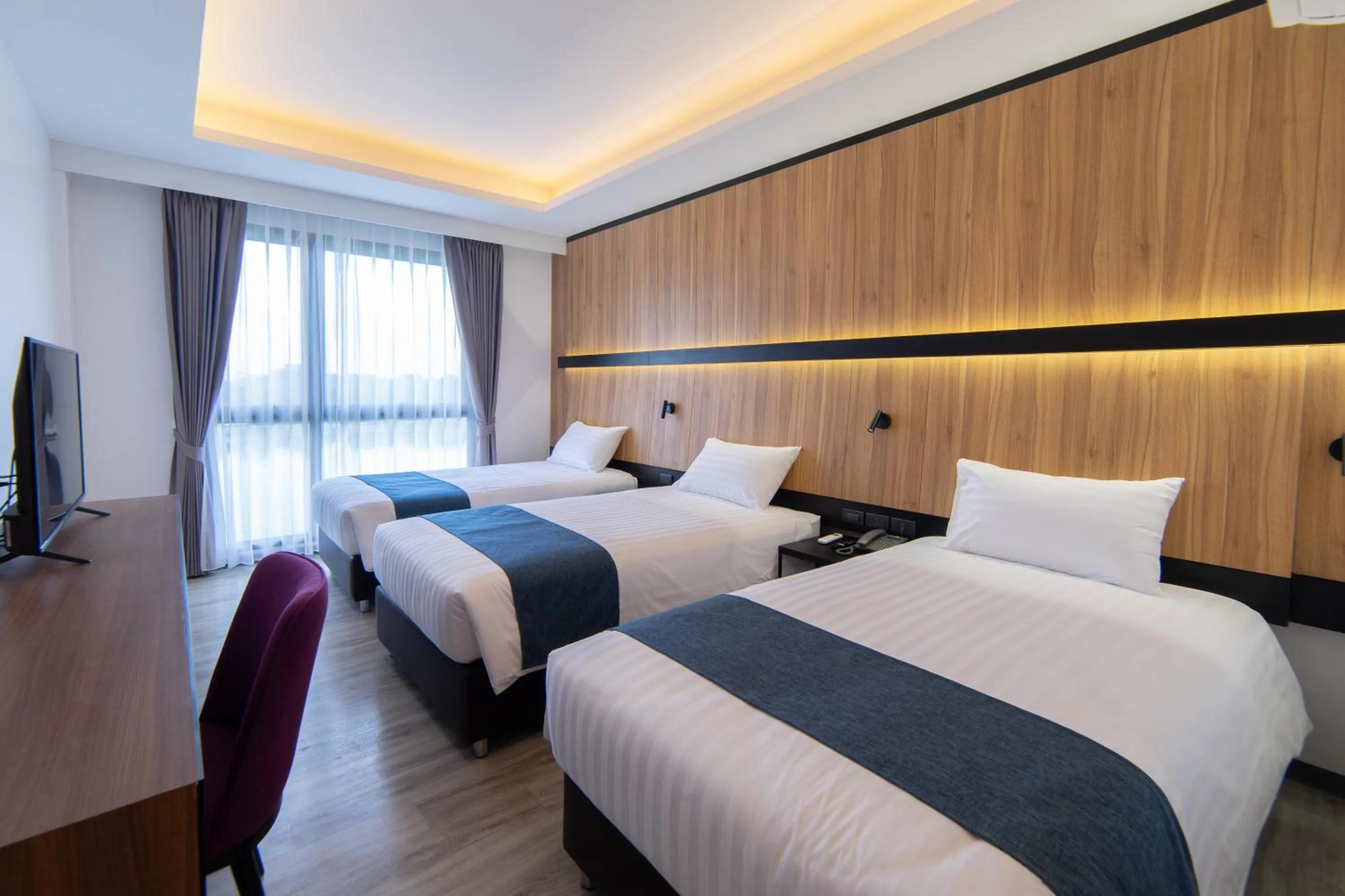 Bedroom, Bed in Gate43 Airport Hotel