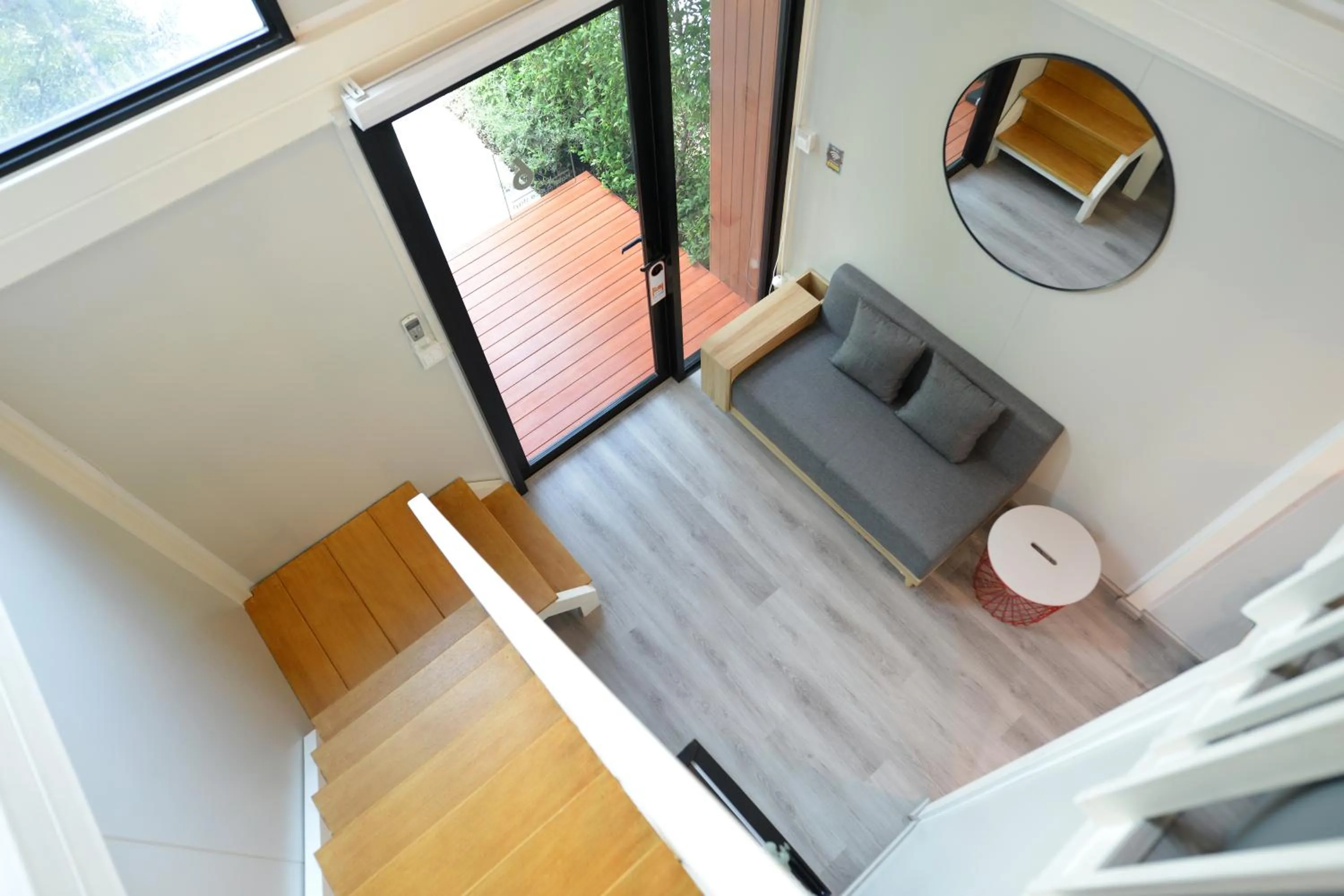 Living room in Gate43 Airport Hotel