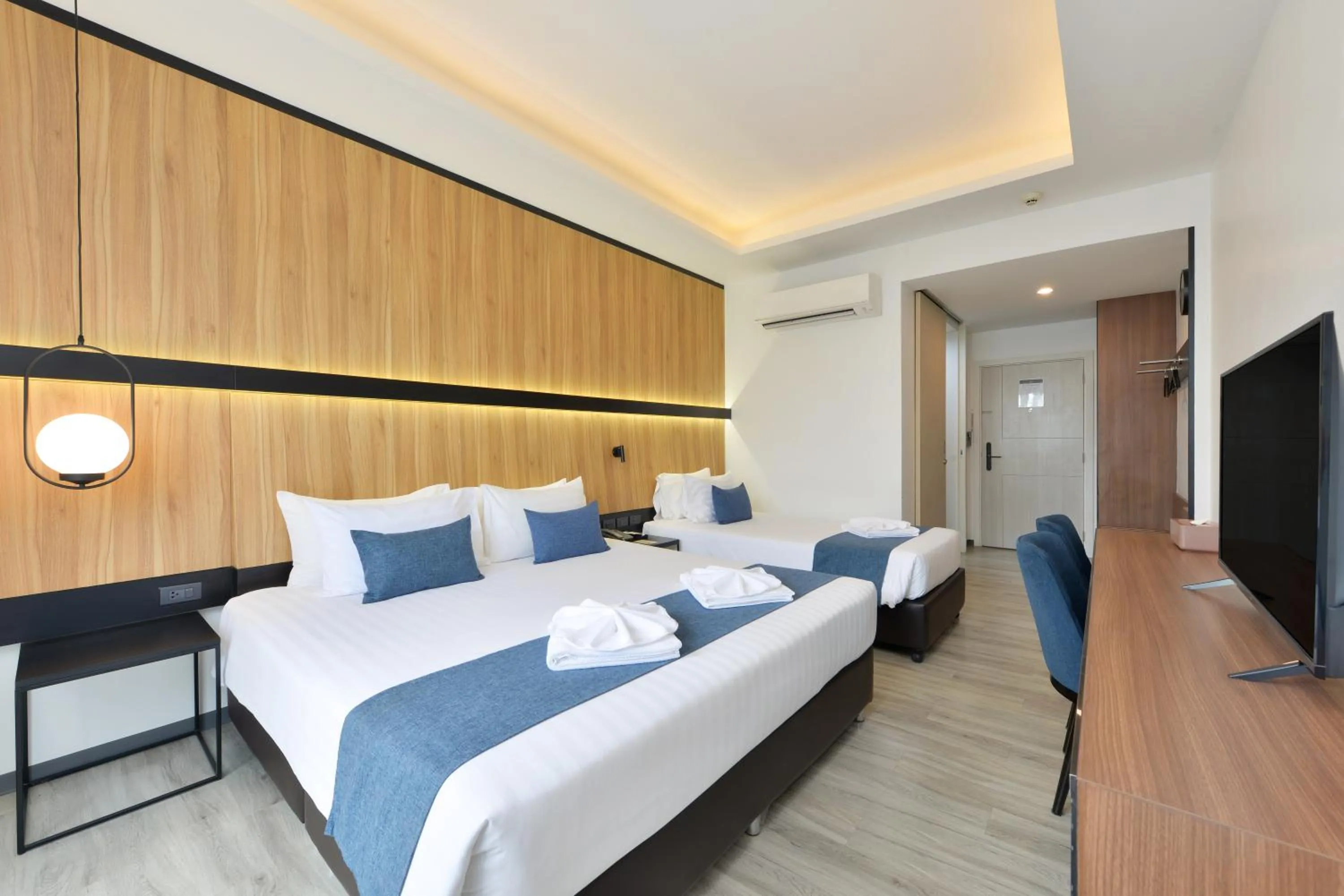 Bedroom, Bed in Gate43 Airport Hotel