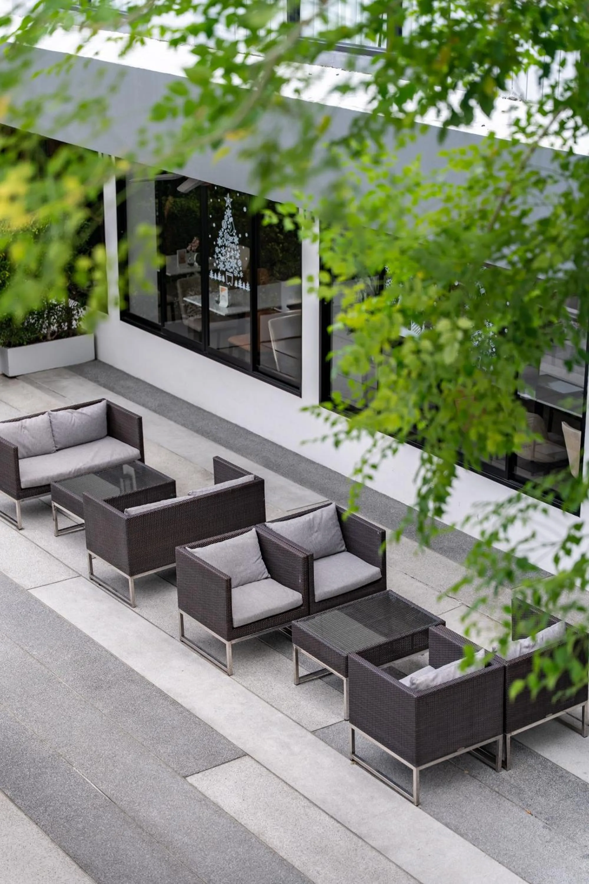 Area and facilities in Gate43 Airport Hotel