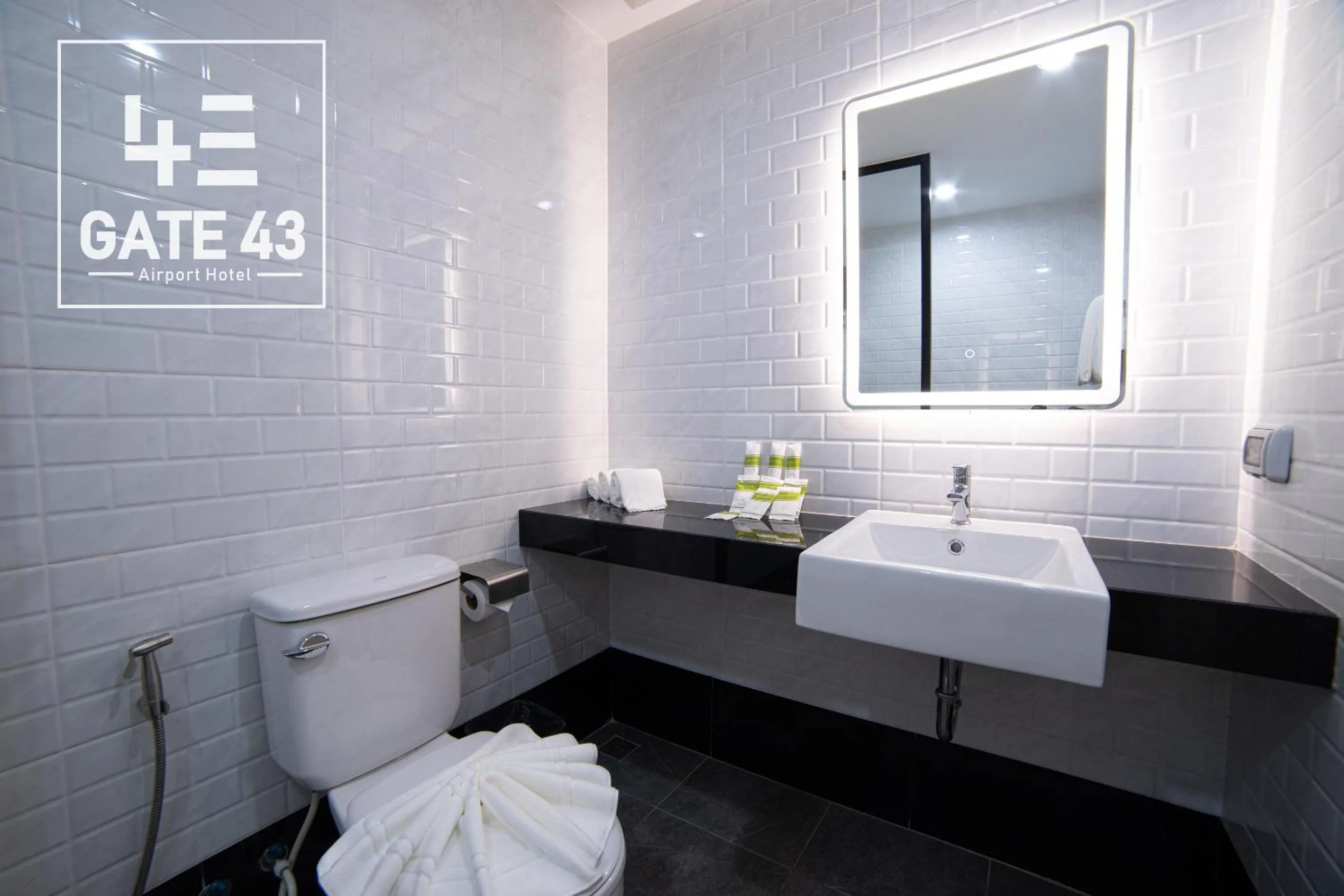 Bathroom in Gate43 Airport Hotel