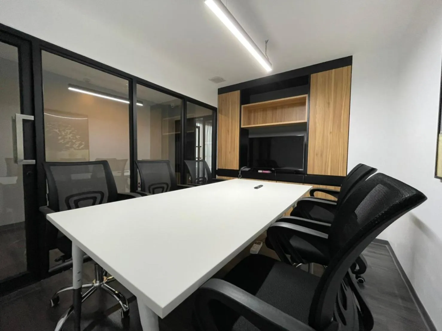 Business facilities in Gate43 Airport Hotel