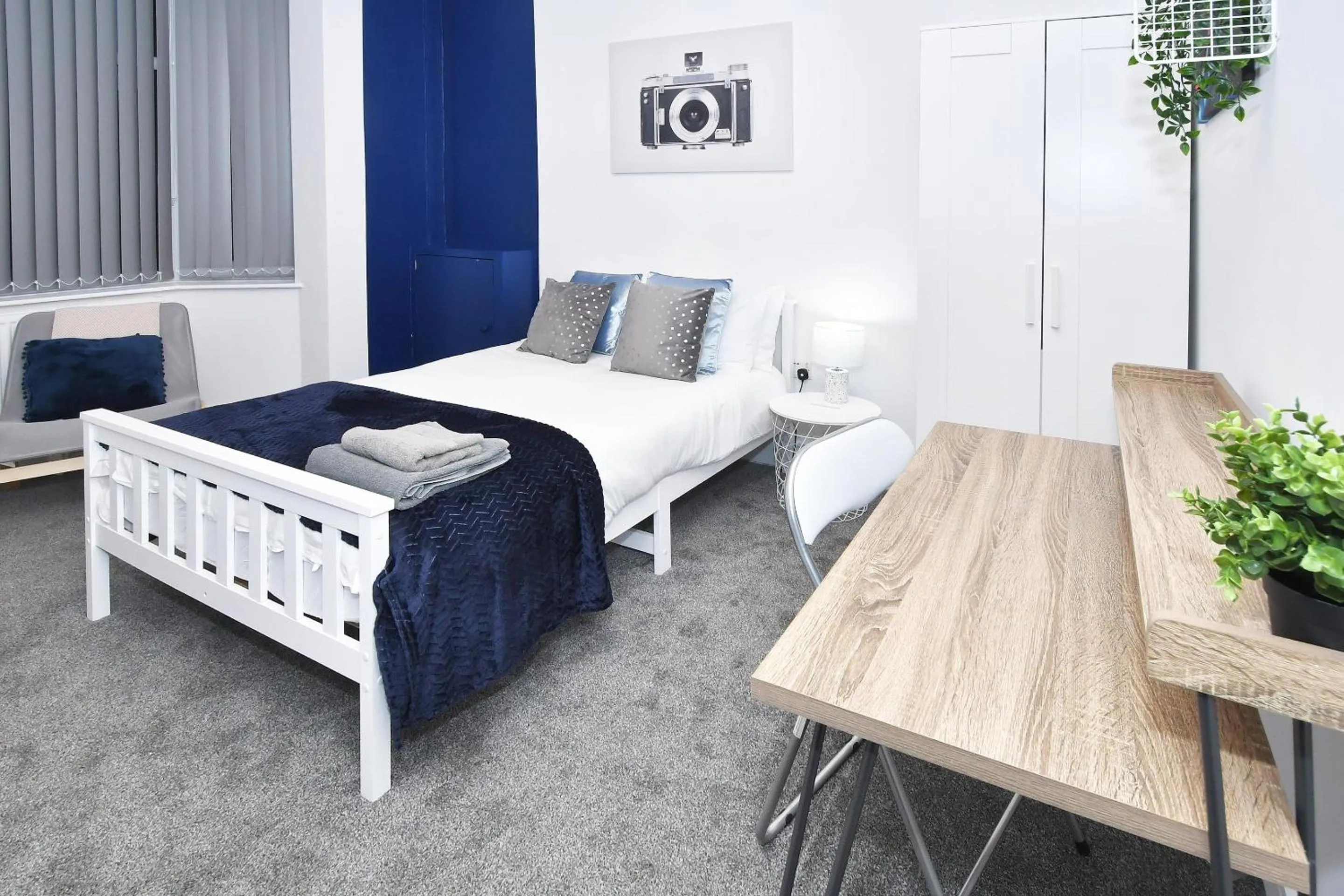 Bedroom, Bed in Townhouse @ 42 Minshull New Road Crewe