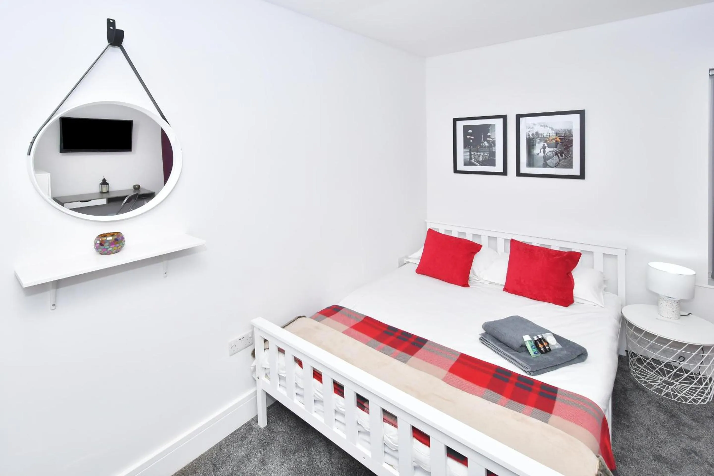 Bedroom, Bed in Townhouse @ 42 Minshull New Road Crewe