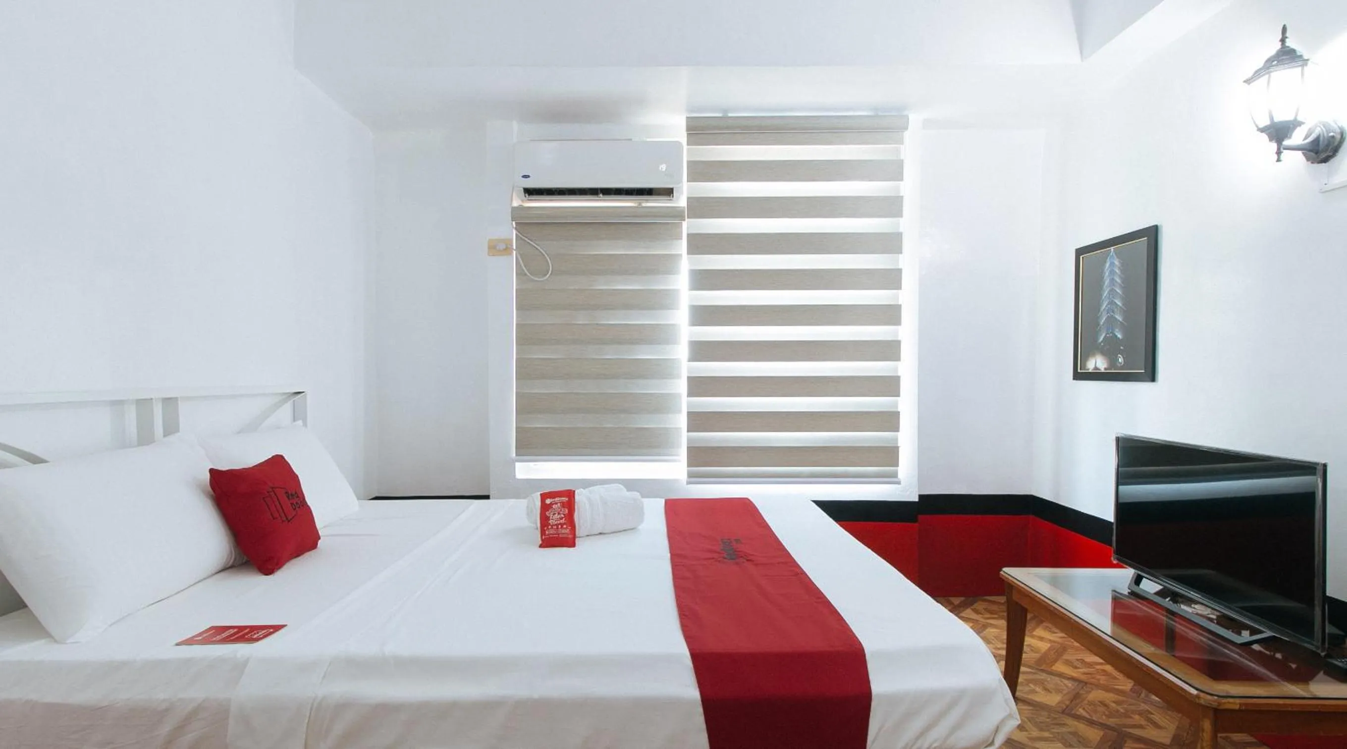 Bedroom, Bed in RedDoorz at The Providence Tower