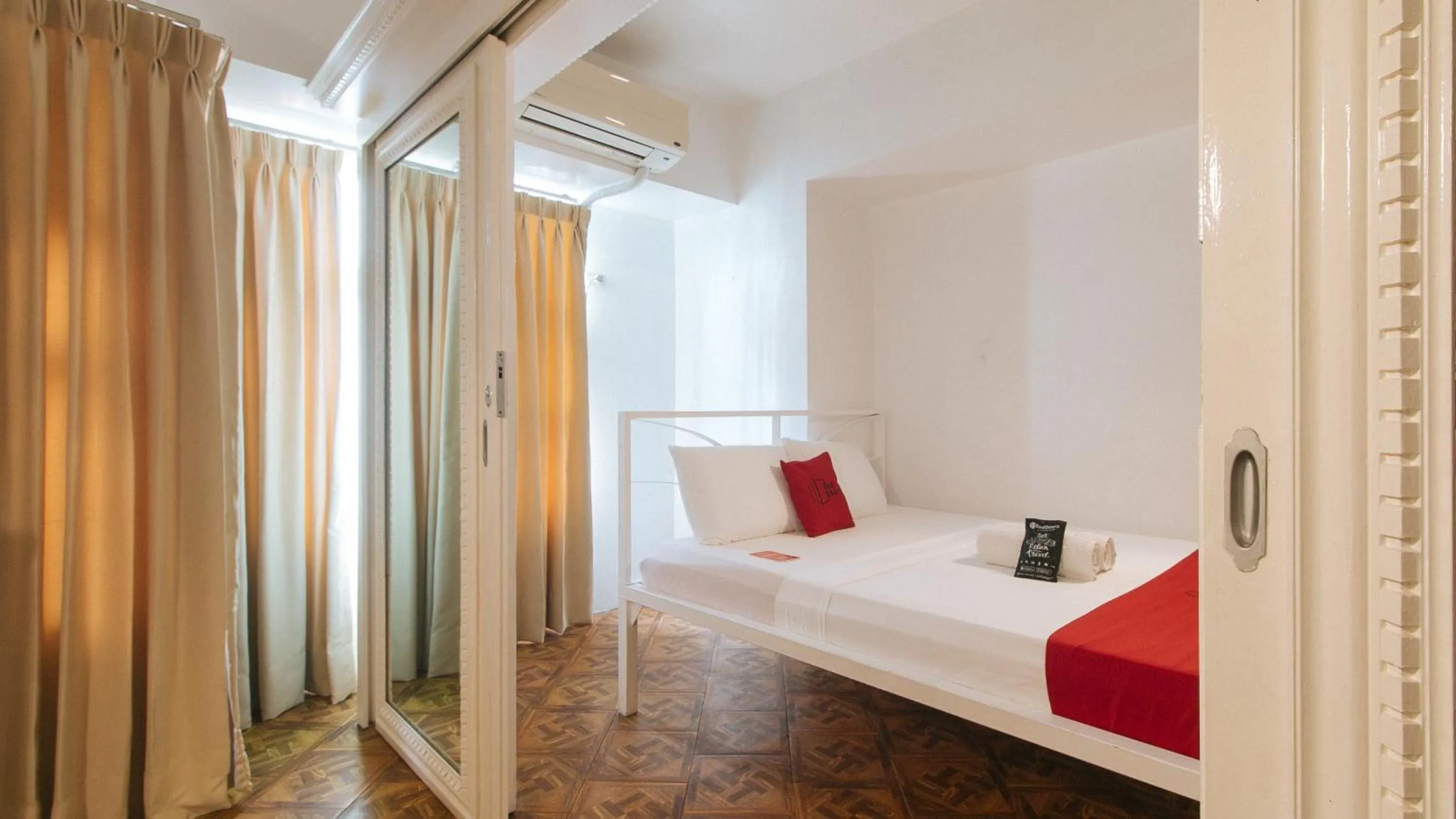 Photo of the whole room, Bed in RedDoorz at The Providence Tower