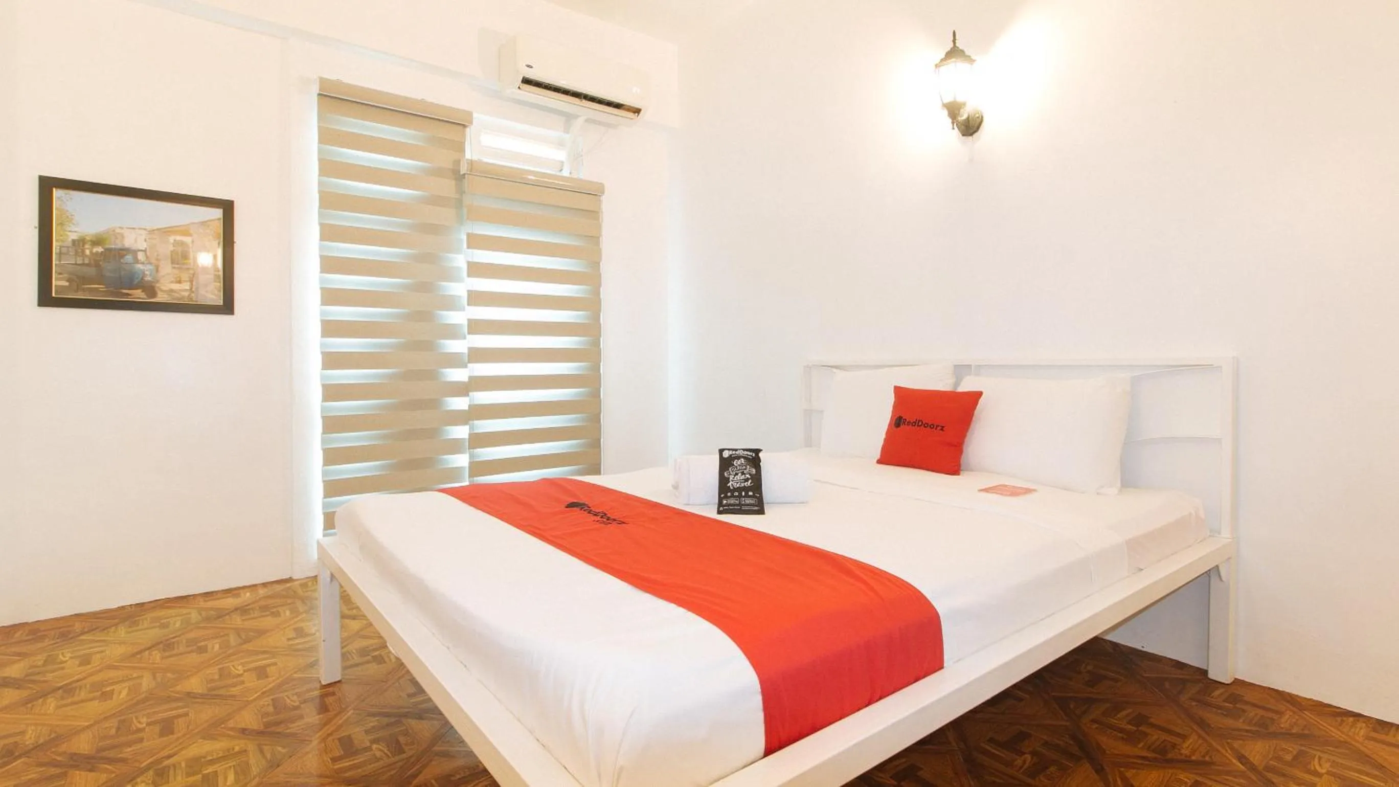 Photo of the whole room, Bed in RedDoorz at The Providence Tower