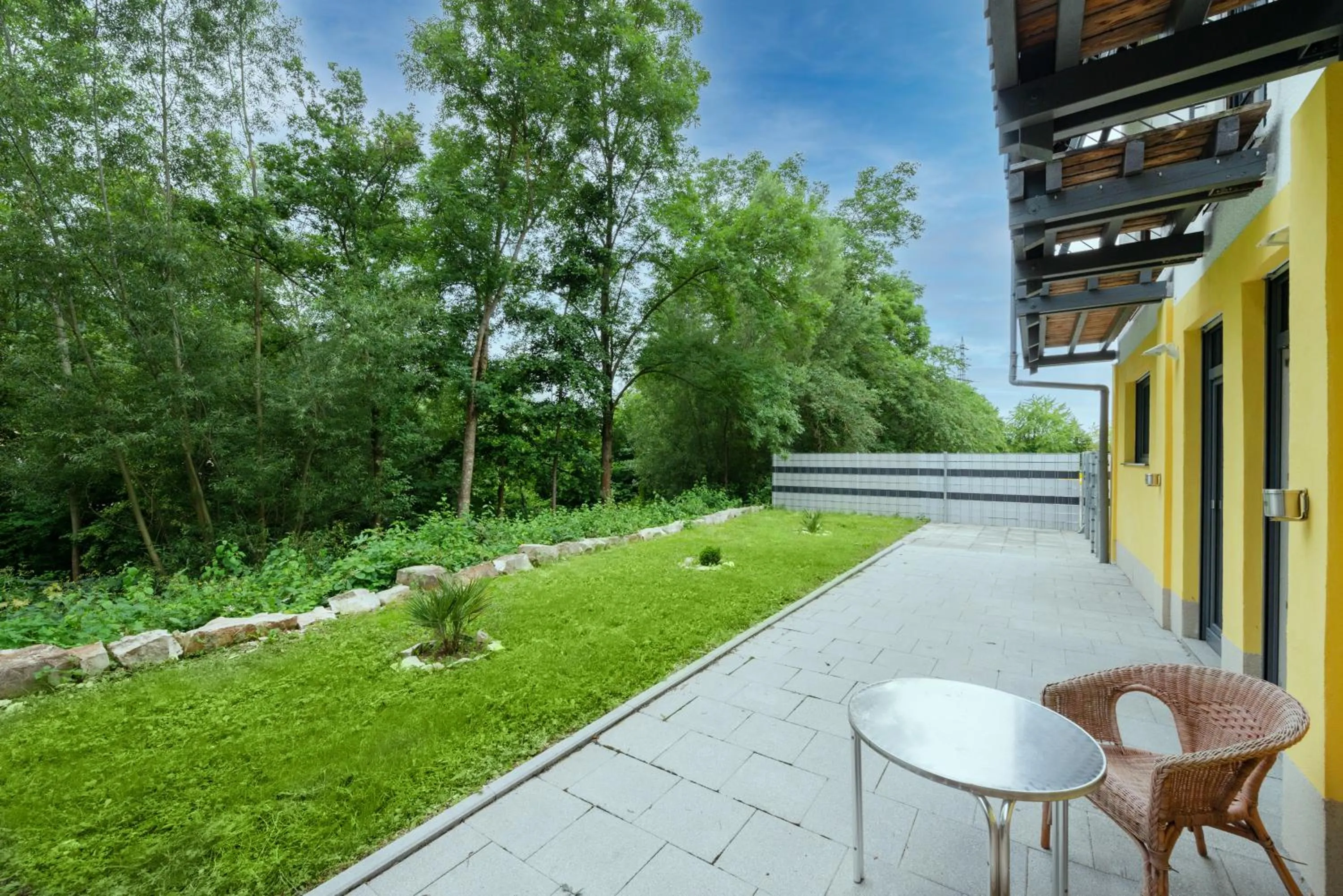 Garden in G&G Boardinghouse