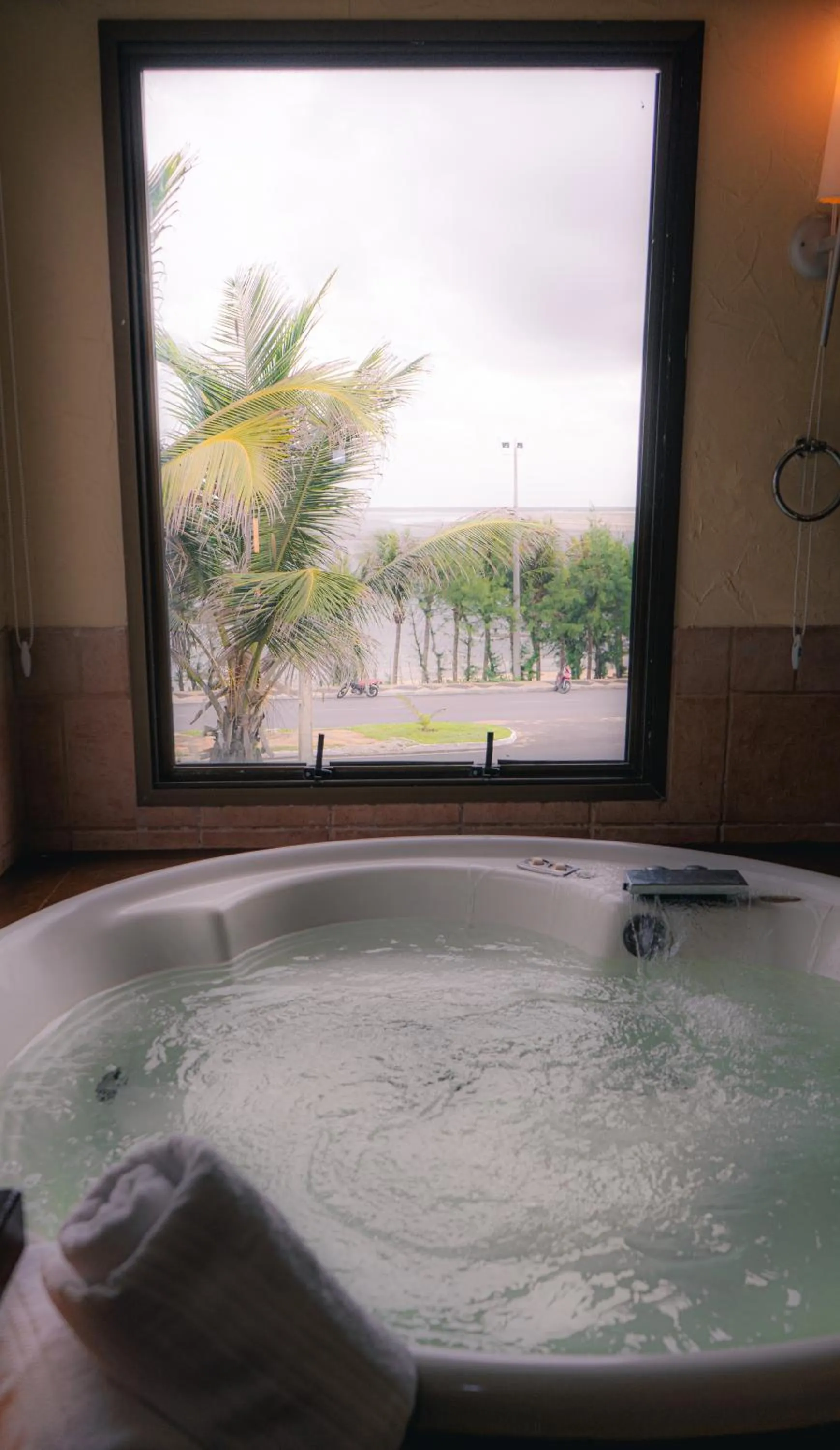 Hot Tub in Sun City Rota das Emoções