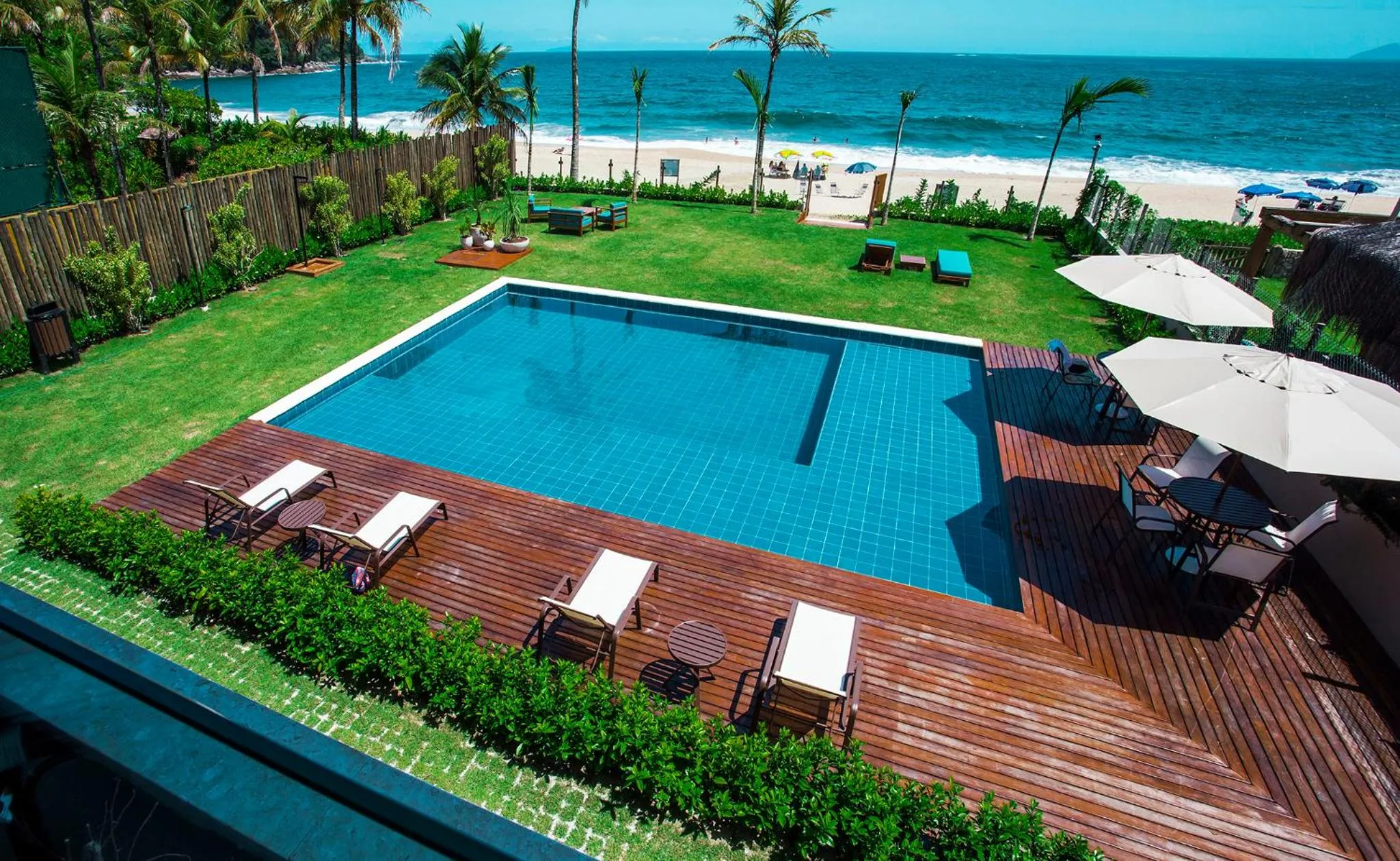 Pool view in Residencial Marina Del Sol