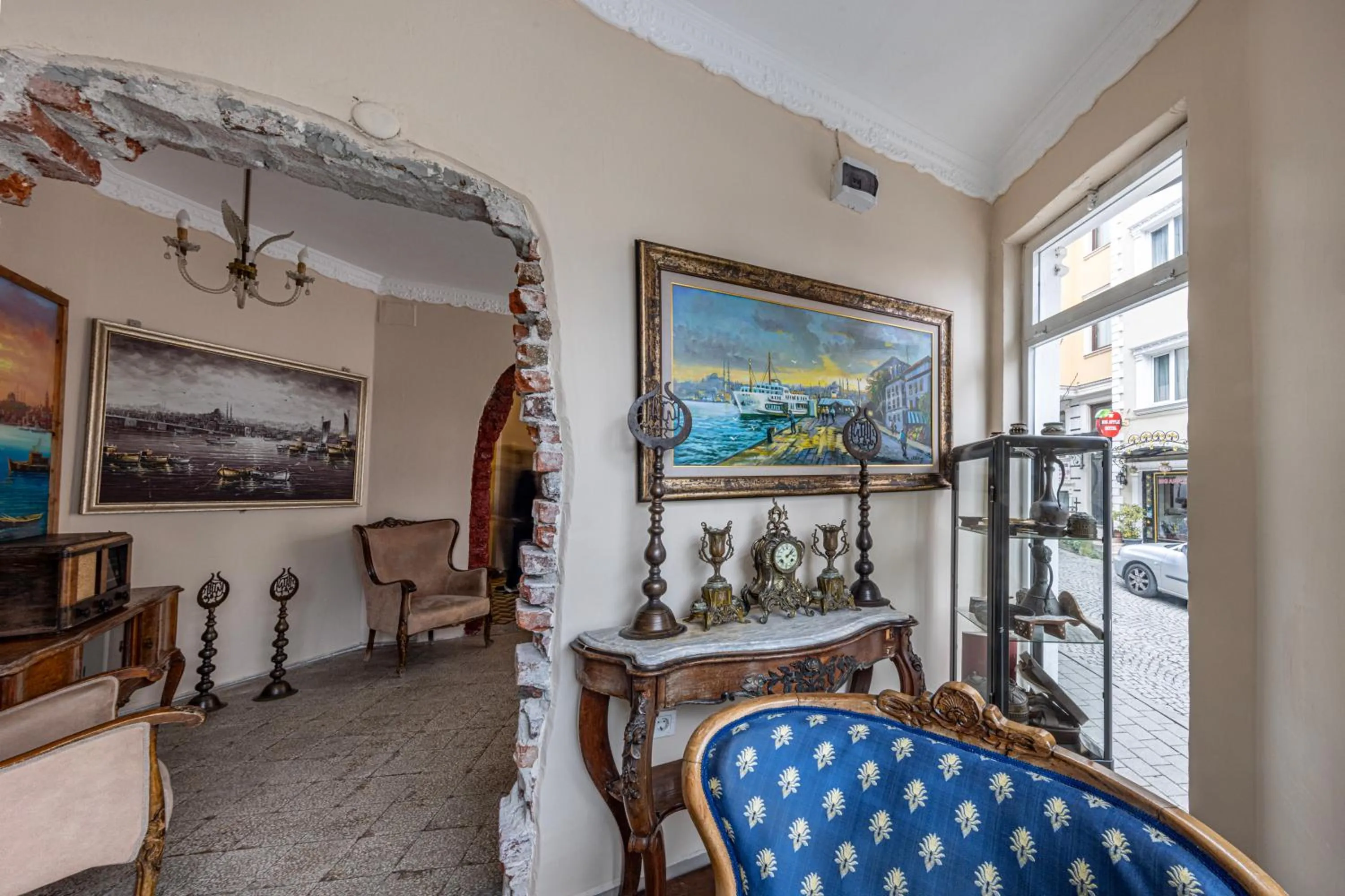 TV and multimedia in Bahaus Guesthouse Hostel