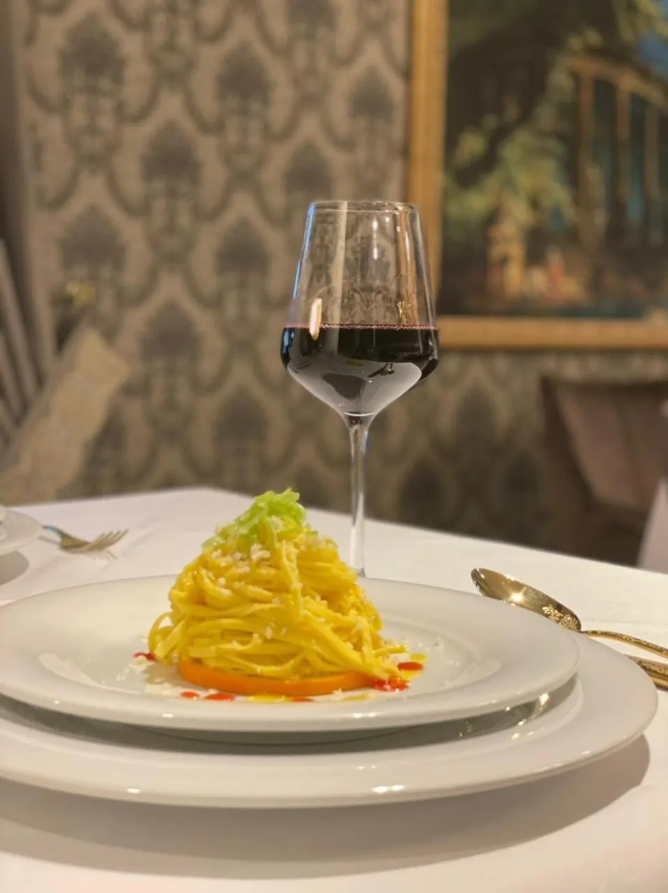 Restaurant/places to eat in Envy Hotel