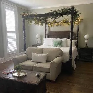 Bedroom, Bed in Belle Louise Historic Bed & Breakfast