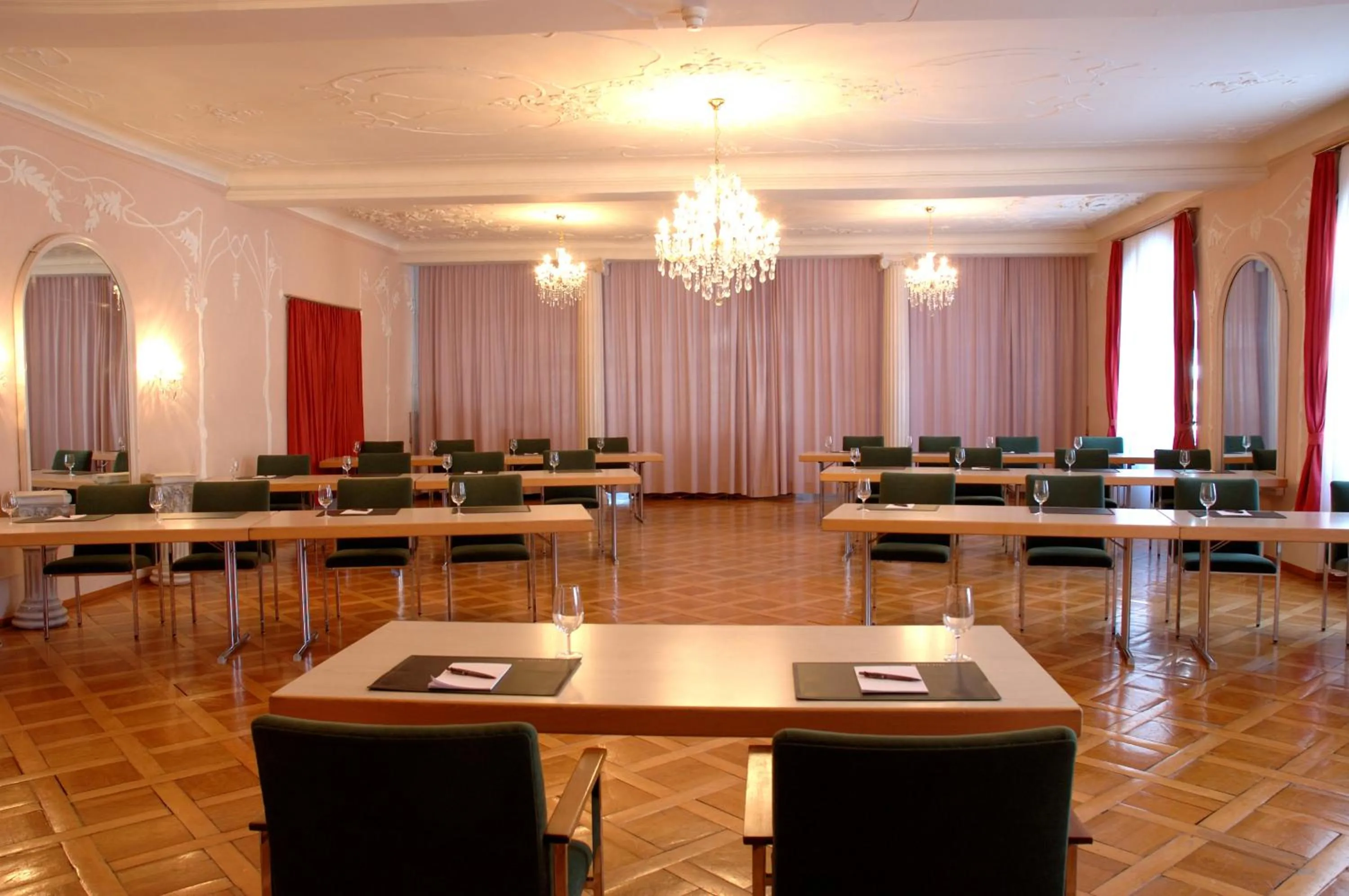 Business facilities in Belle Epoque Hotel Victoria & Apartments