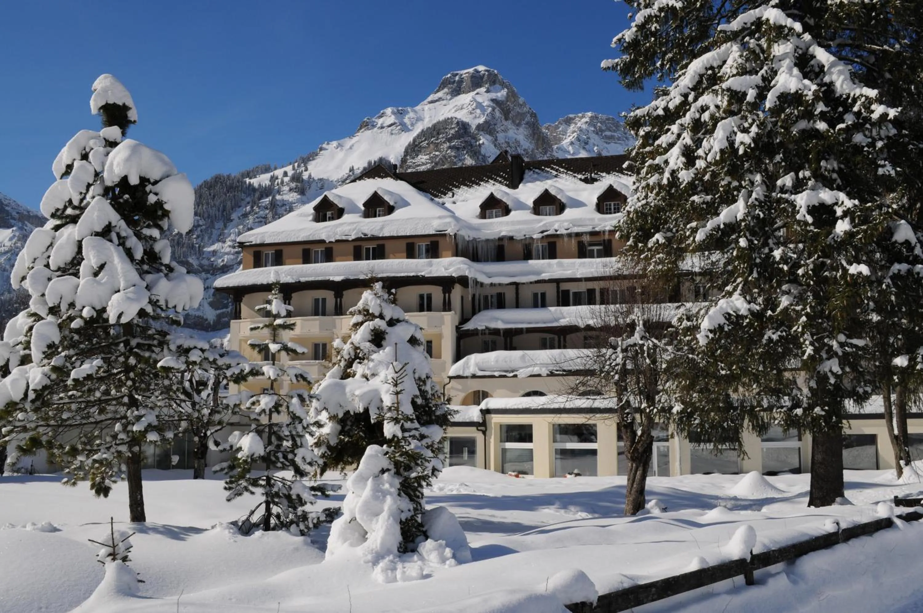 Property building in Belle Epoque Hotel Victoria & Apartments