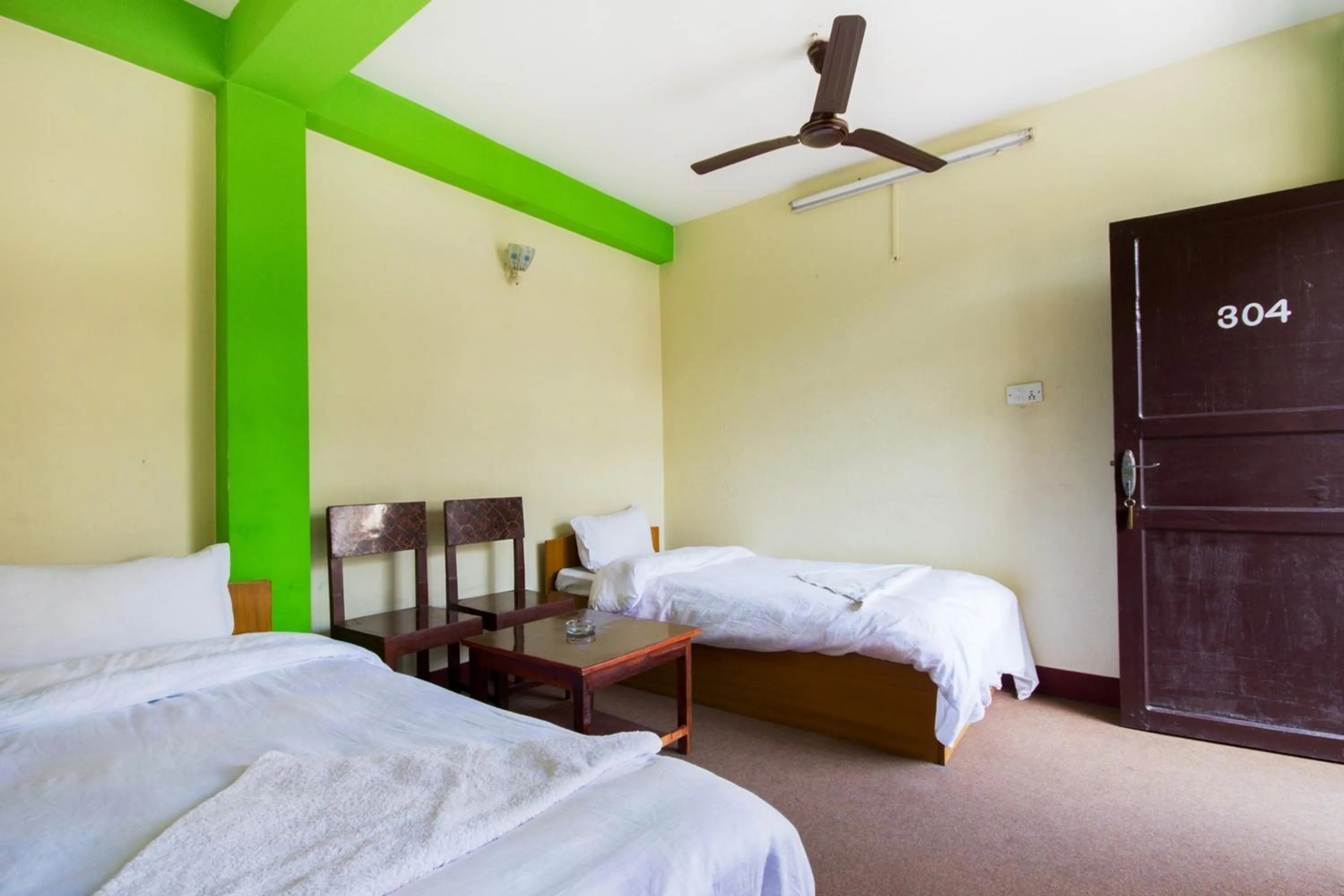 Photo of the whole room, Bed in Hotel Yala Peak