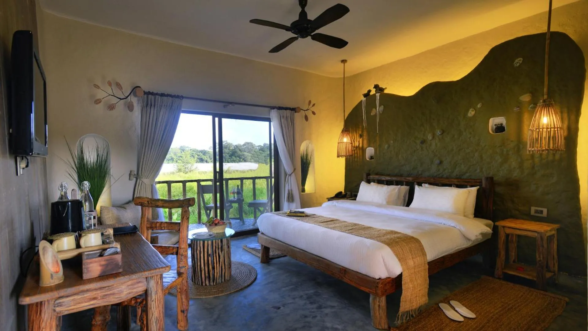 Bedroom, Bed in Barahi Jungle Lodge