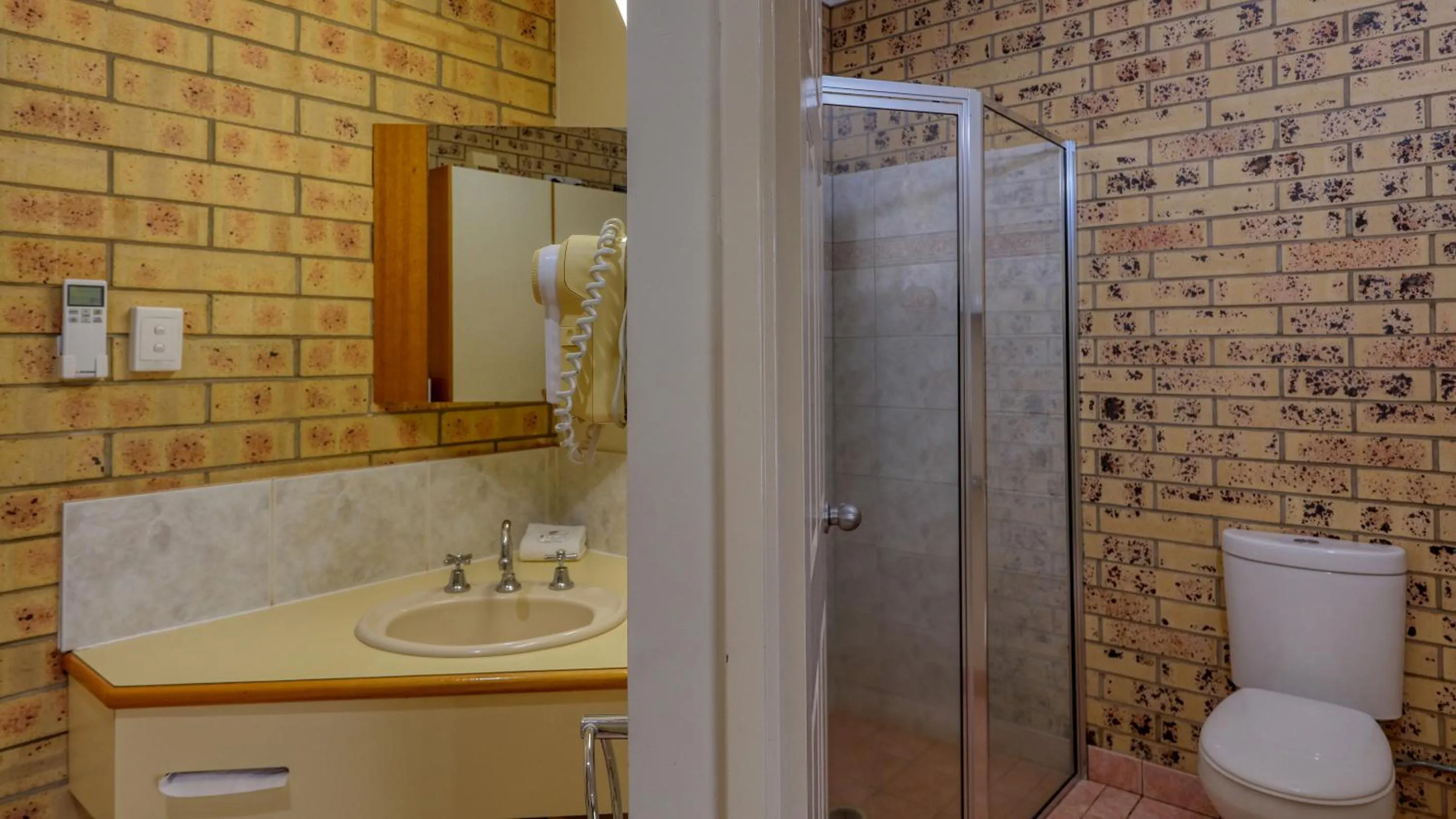 Mulga Country Motor Inn