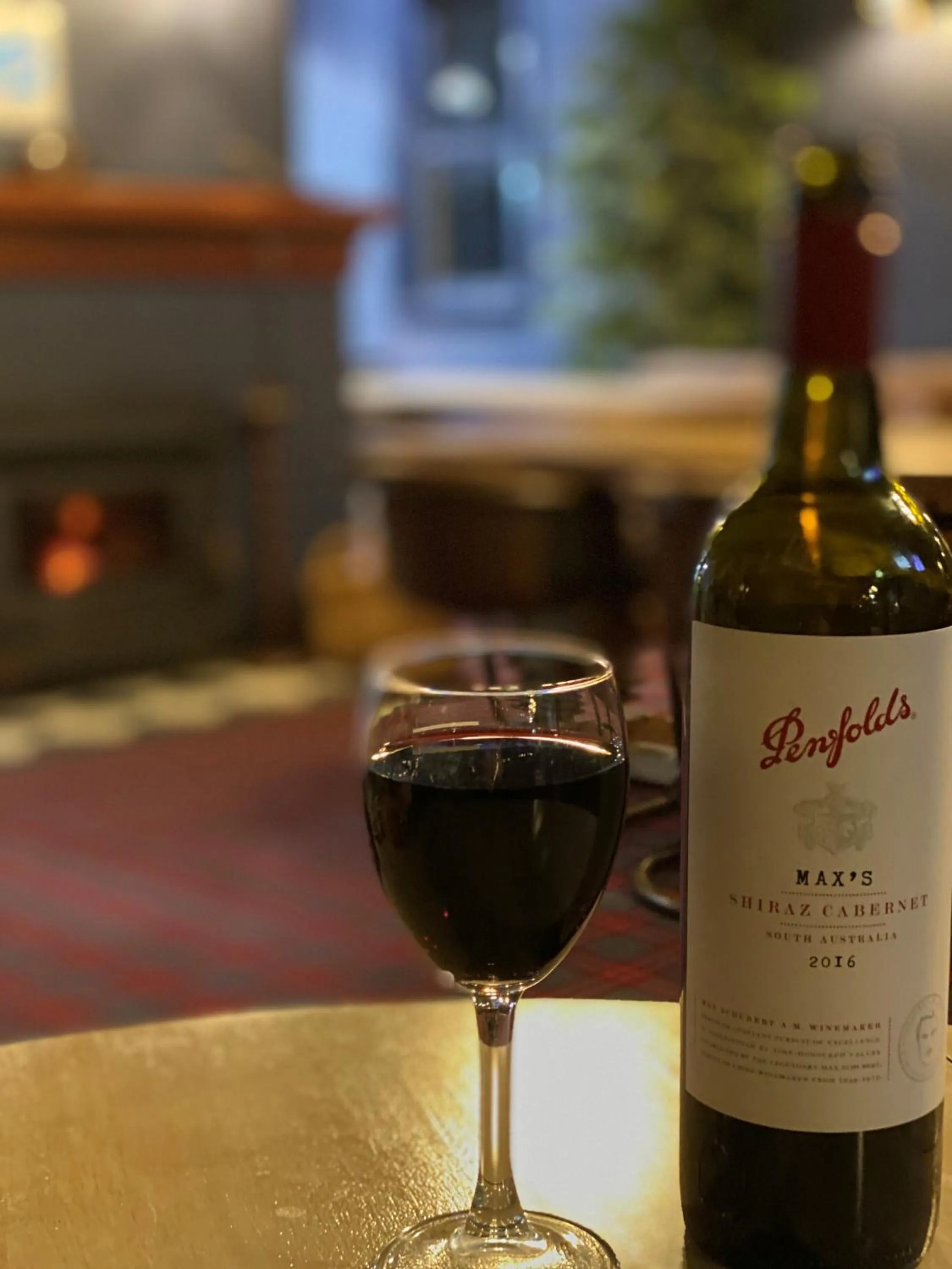 Restaurant/places to eat in Royal Hotel Oberon