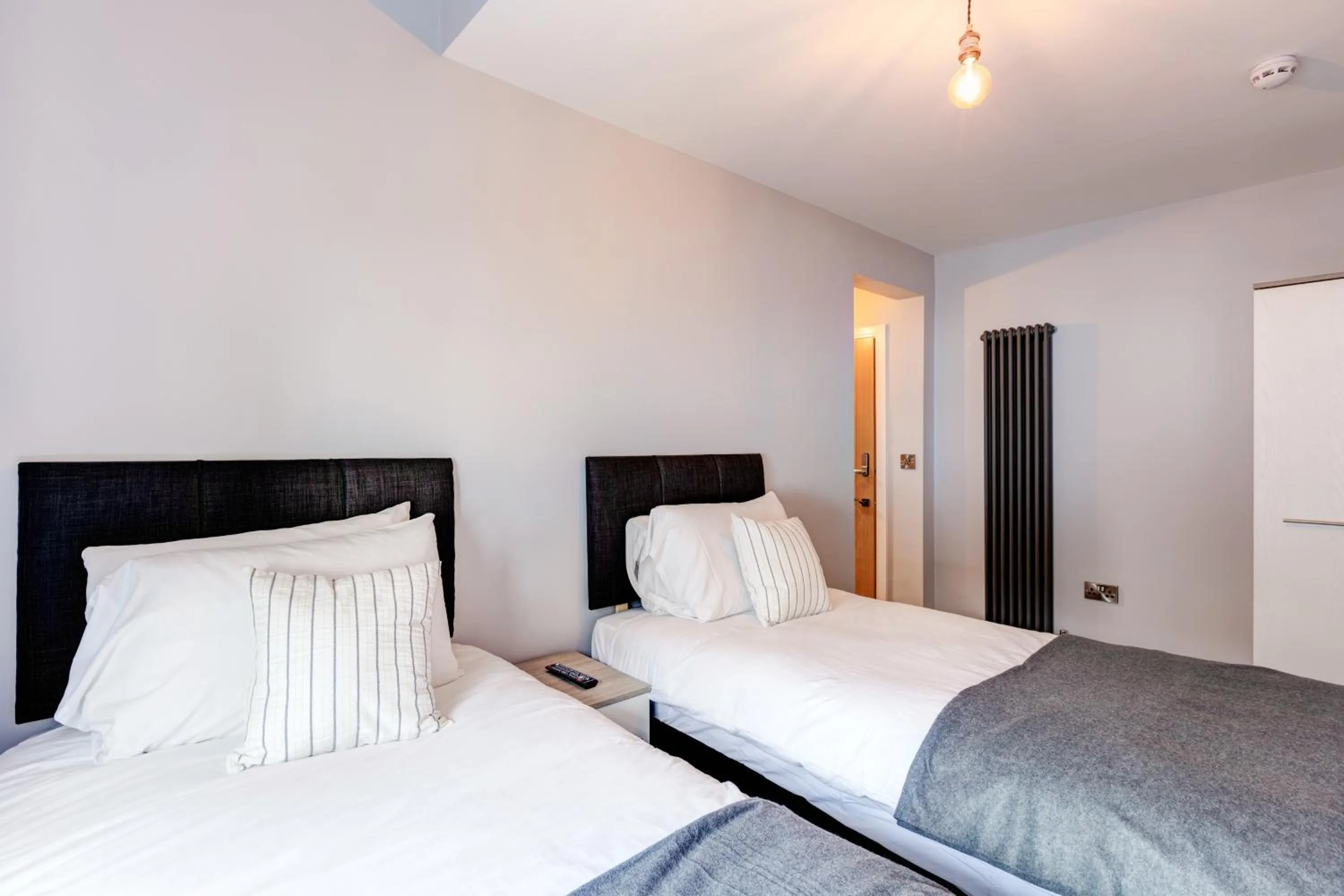 Bed in Bondgate Hotel East Midlands Airport