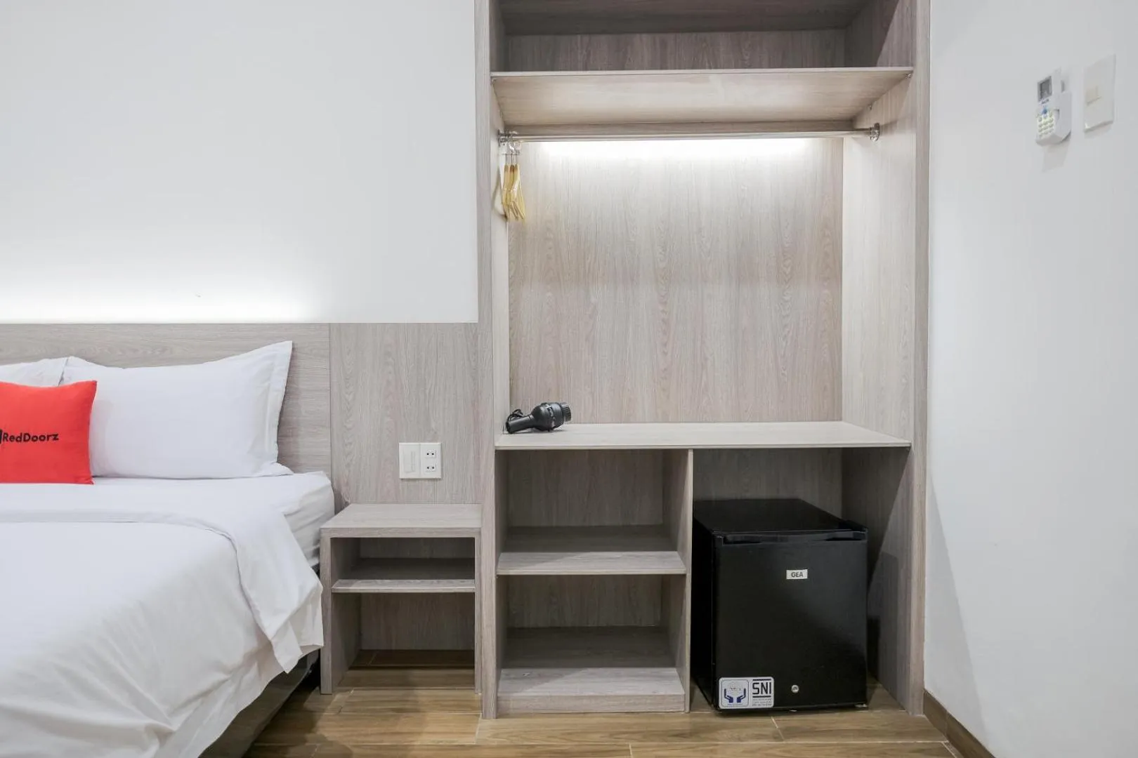 Bed in RedDoorz Plus @ Jalan Juanda Medan