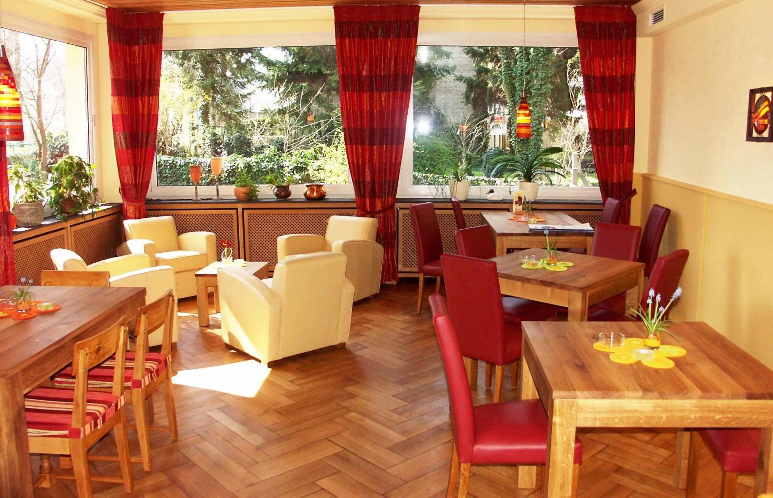 Communal lounge/ TV room in Hotel Zur Mühle